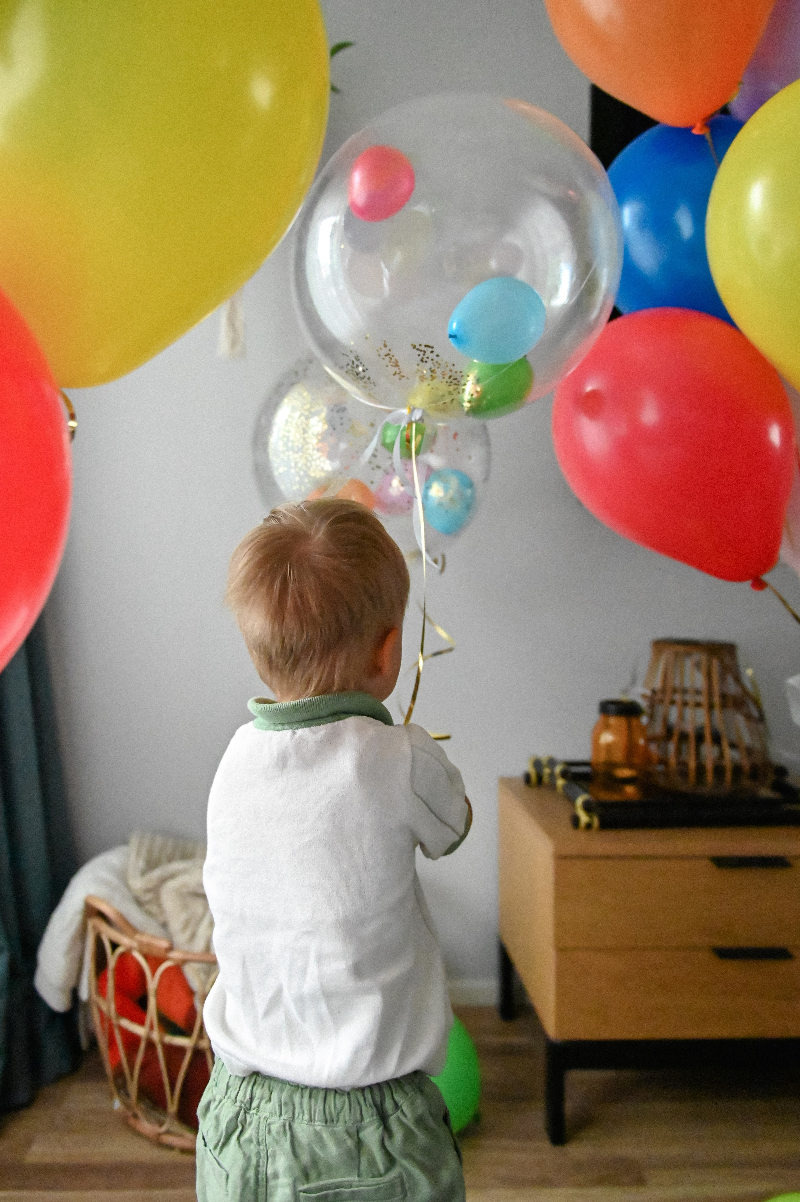 Праздник во дворе дома. Детский и семейный фотограф в финляндии дина пулкка. контент фотограф