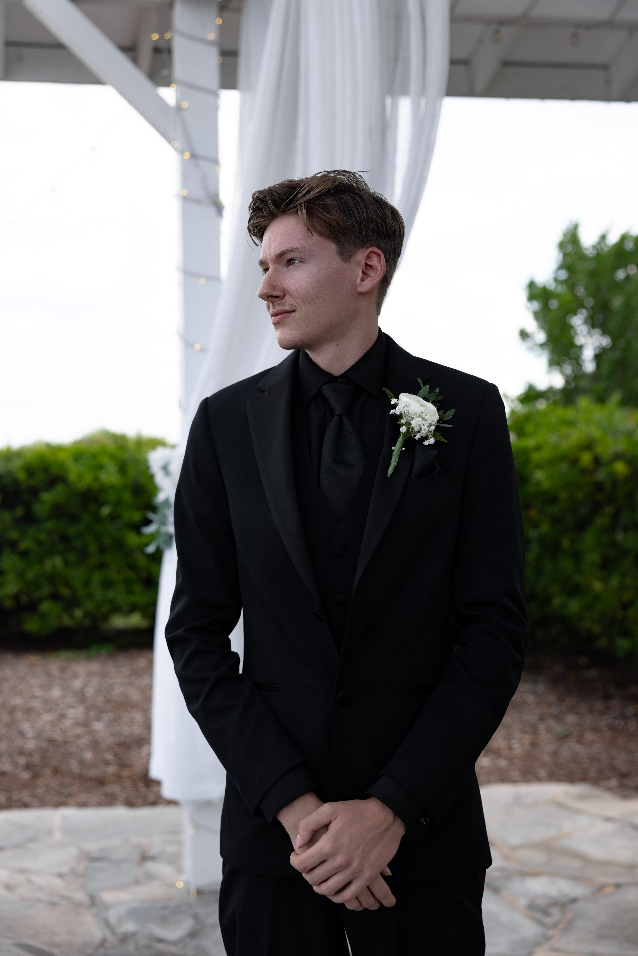 Alexsa and Robert. Ever After Farm Peach. Photographer Anastasia Nagibina