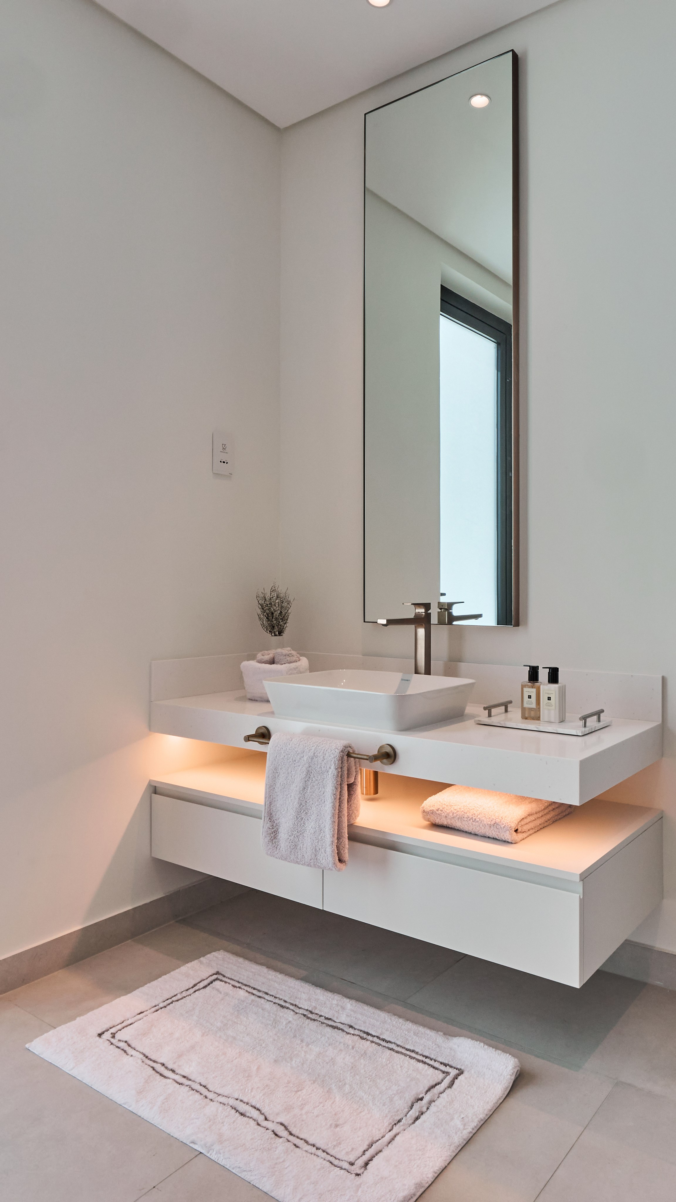 Luxury Villa Photography in Al Barari — Dubai Real Estate Portfolio. Hotel Photographer in Dubai — Interiors & Commercial by Oleg Novikov