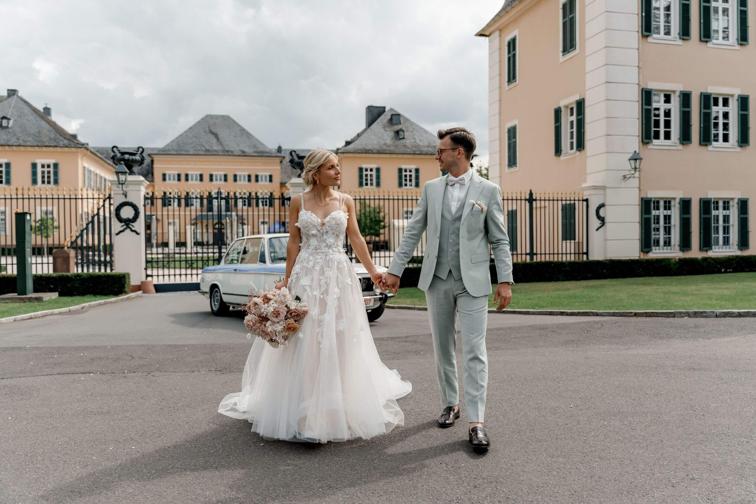 Church Wedding in Wiesbaden and Celebration at Brentanoscheune. Wedding photographer & videographer in Germany and Frankfurt | Denis Mirosnik