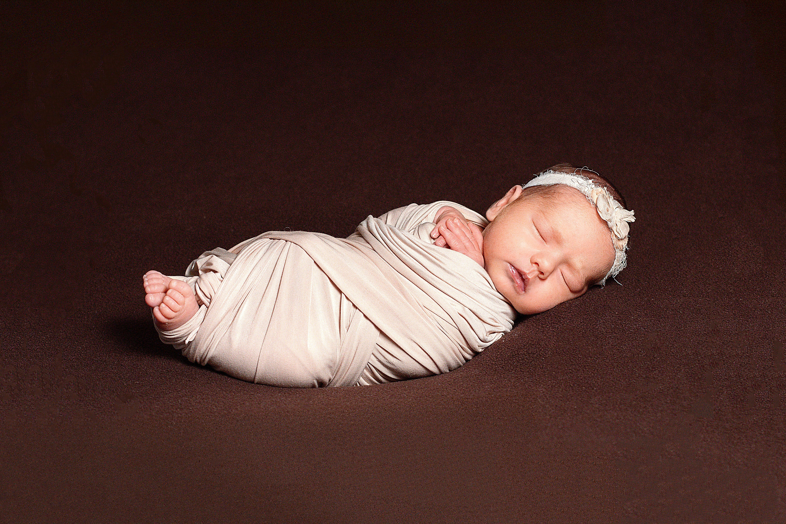 Newborn классическая. Детский и семейный фотограф в г. Бельцы
