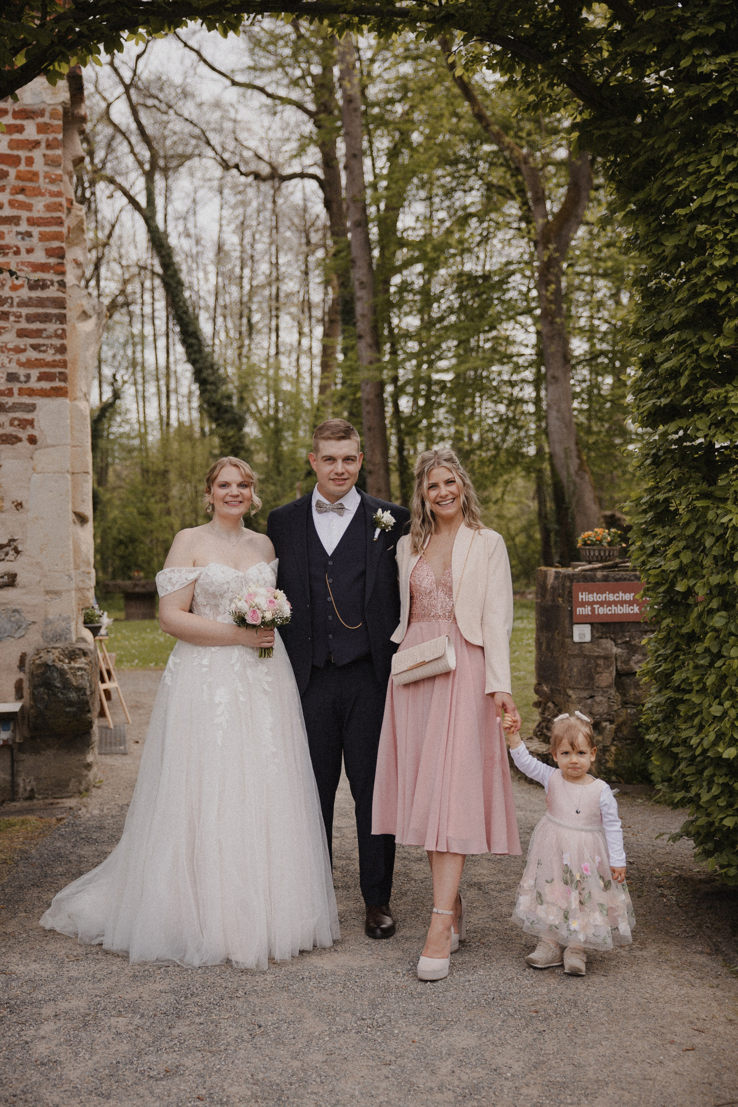 Lorena & Jan l Schloss Sythen. Hochzeitsfotografin Bochum | Halyna Reiche Fotografie NRW