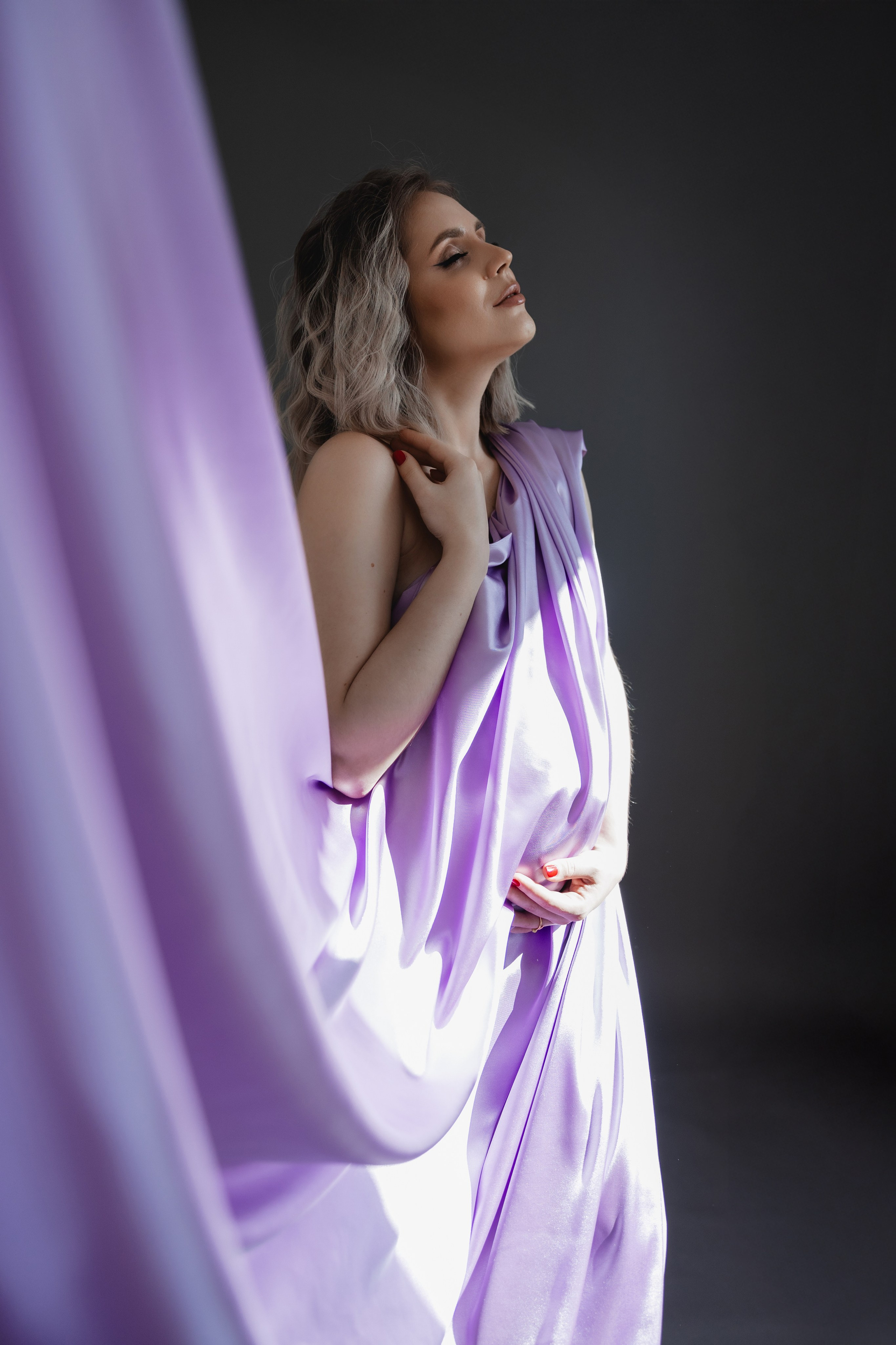 Babybauch Shooting im Fotostudio | Schwangerschaftsfotos in Bochum. Hochzeitsfotografin Bochum | Halyna Reiche Fotografie NRW