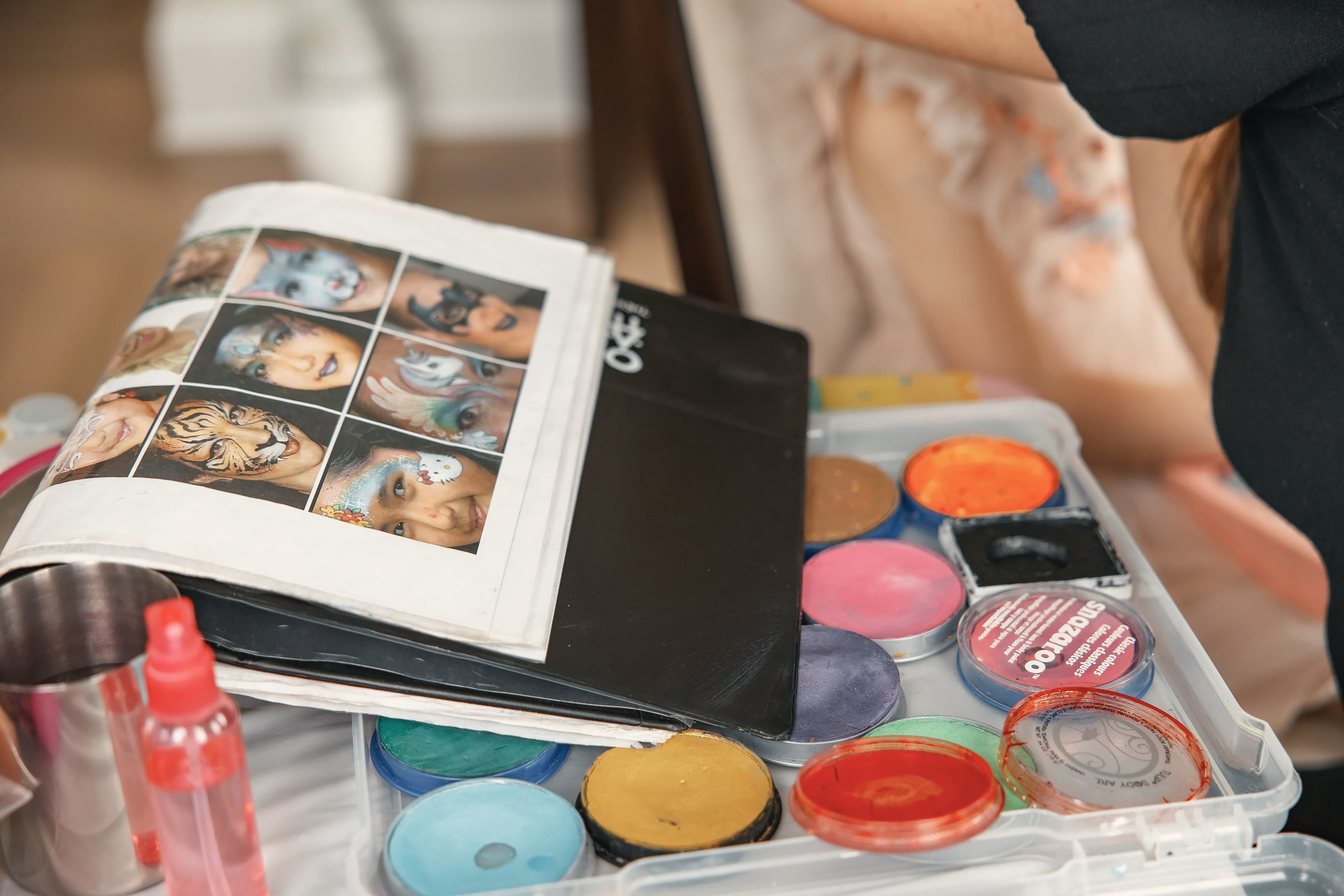 04.25.2021 Birthday. Wedding family event photographer in Chicago Nick Yushevich