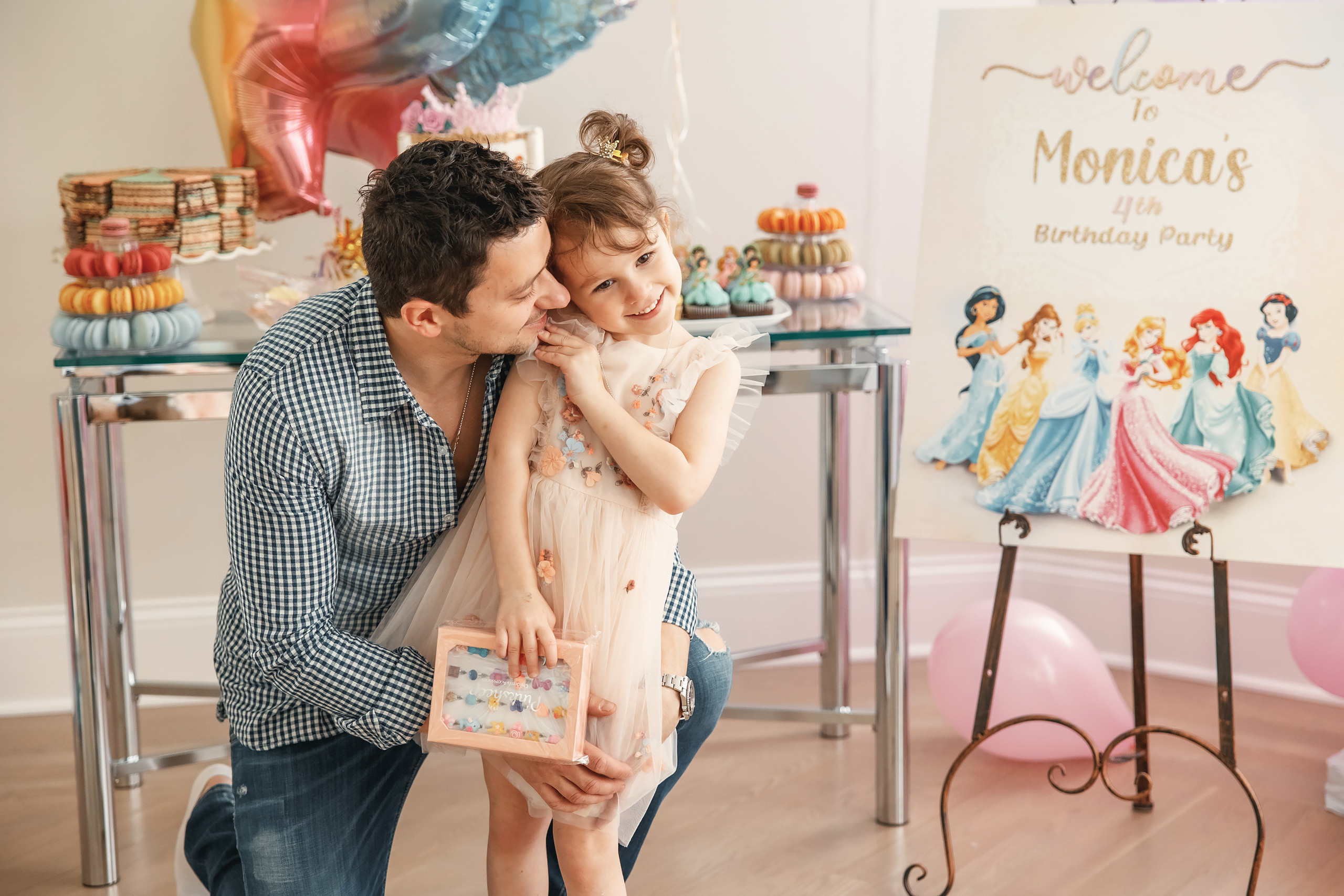 04.25.2021 Birthday. Wedding family event photographer in Chicago Nick Yushevich