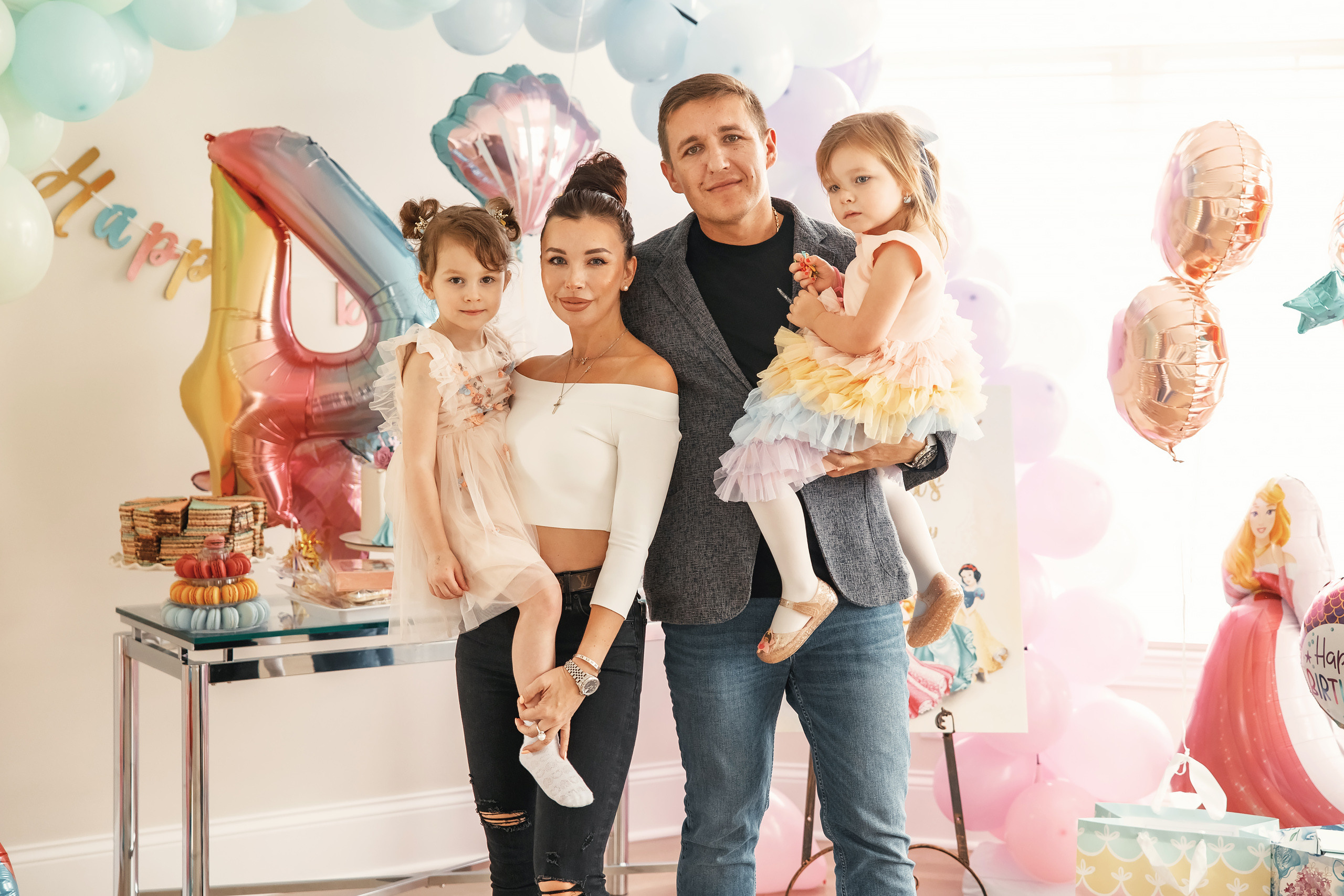 04.25.2021 Birthday. Wedding family event photographer in Chicago Nick Yushevich