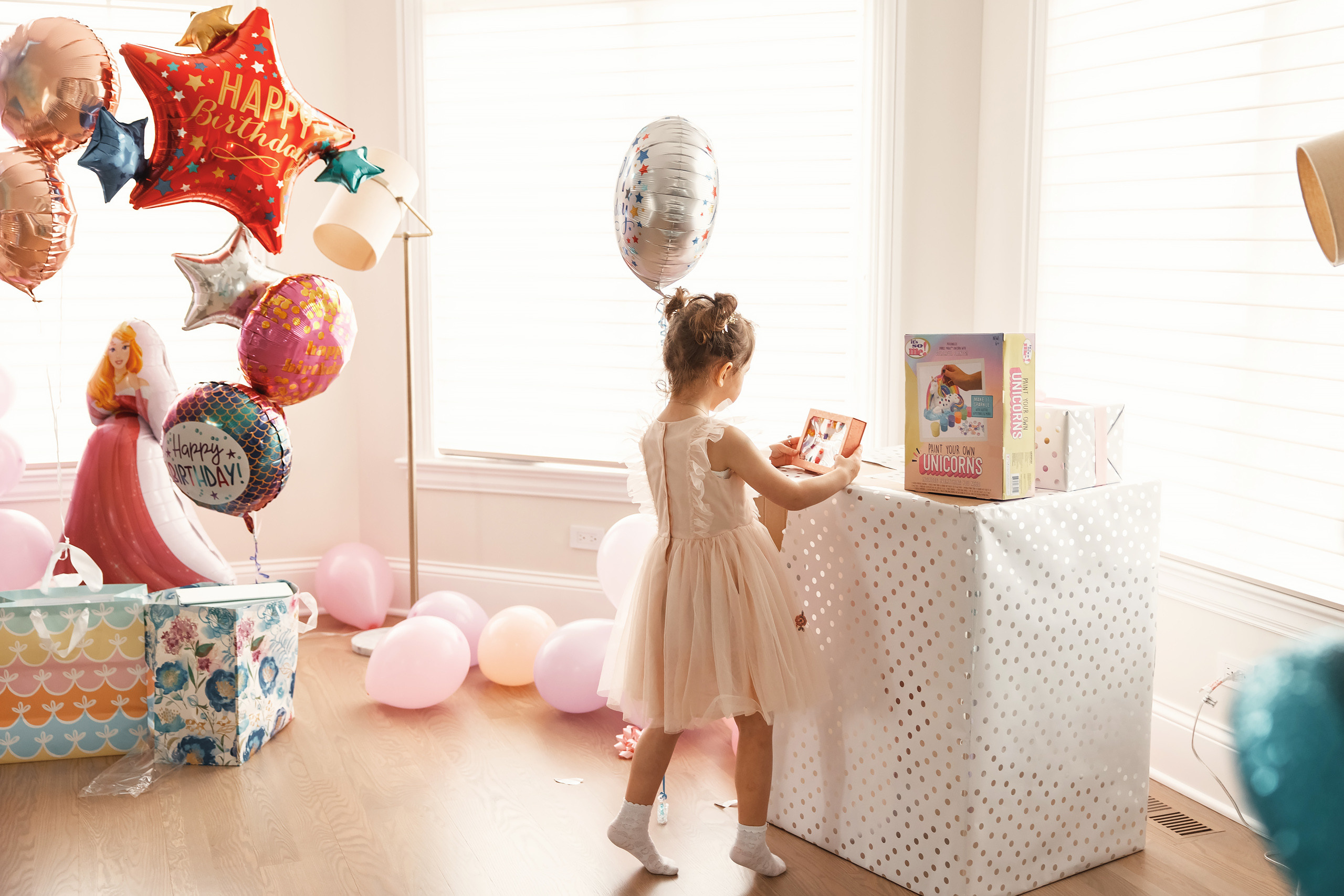 04.25.2021 Birthday. Wedding family event photographer in Chicago Nick Yushevich