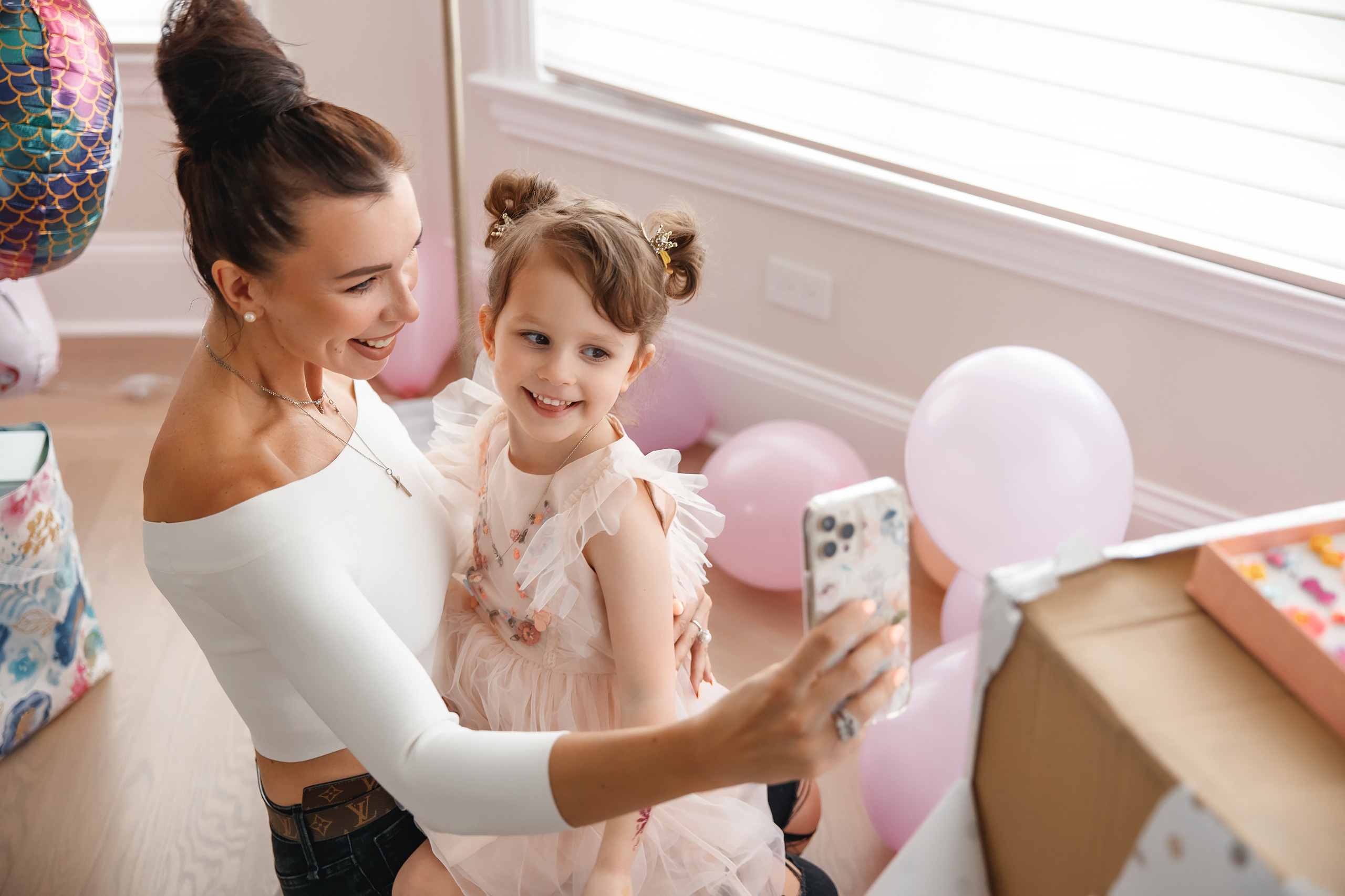 04.25.2021 Birthday. Wedding family event photographer in Chicago Nick Yushevich