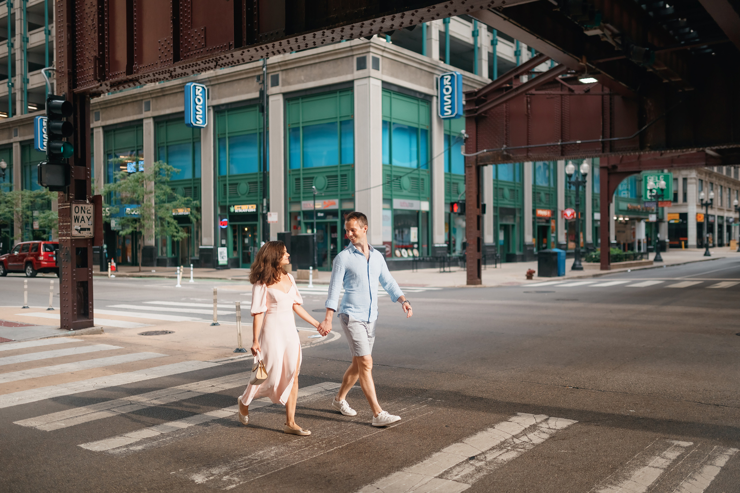 06.20.2021 Walk in Chicago. Wedding family event photographer in Chicago Nick Yushevich