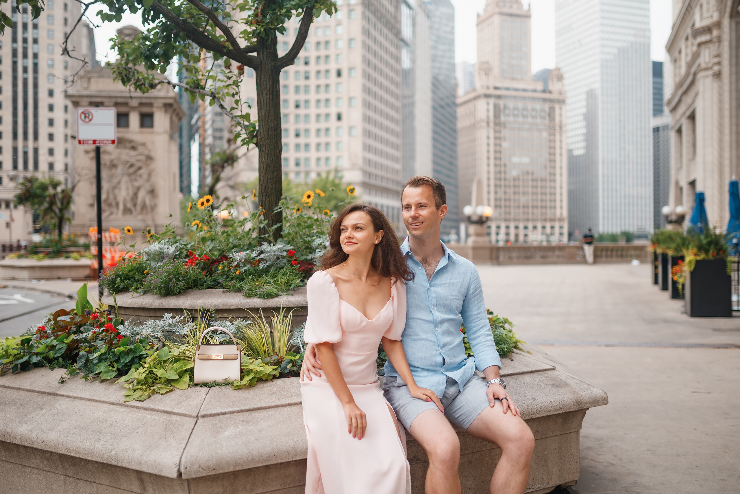 06.20.2021 Walk in Chicago. Wedding family event photographer in Chicago Nick Yushevich
