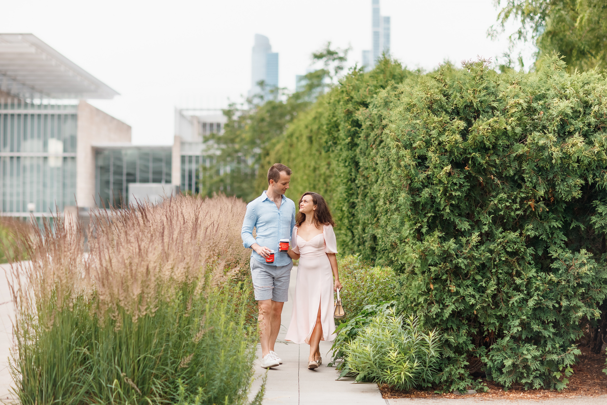 06.20.2021 Walk in Chicago. Wedding family event photographer in Chicago Nick Yushevich