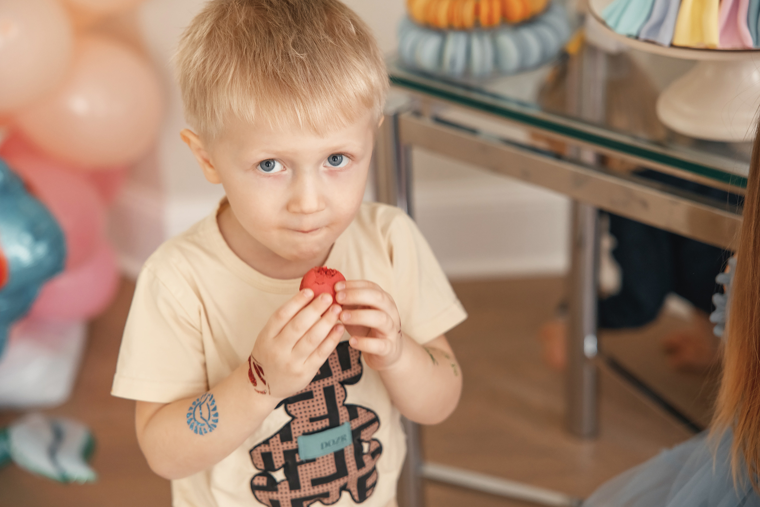 04.25.2021 Birthday. Wedding family event photographer in Chicago Nick Yushevich