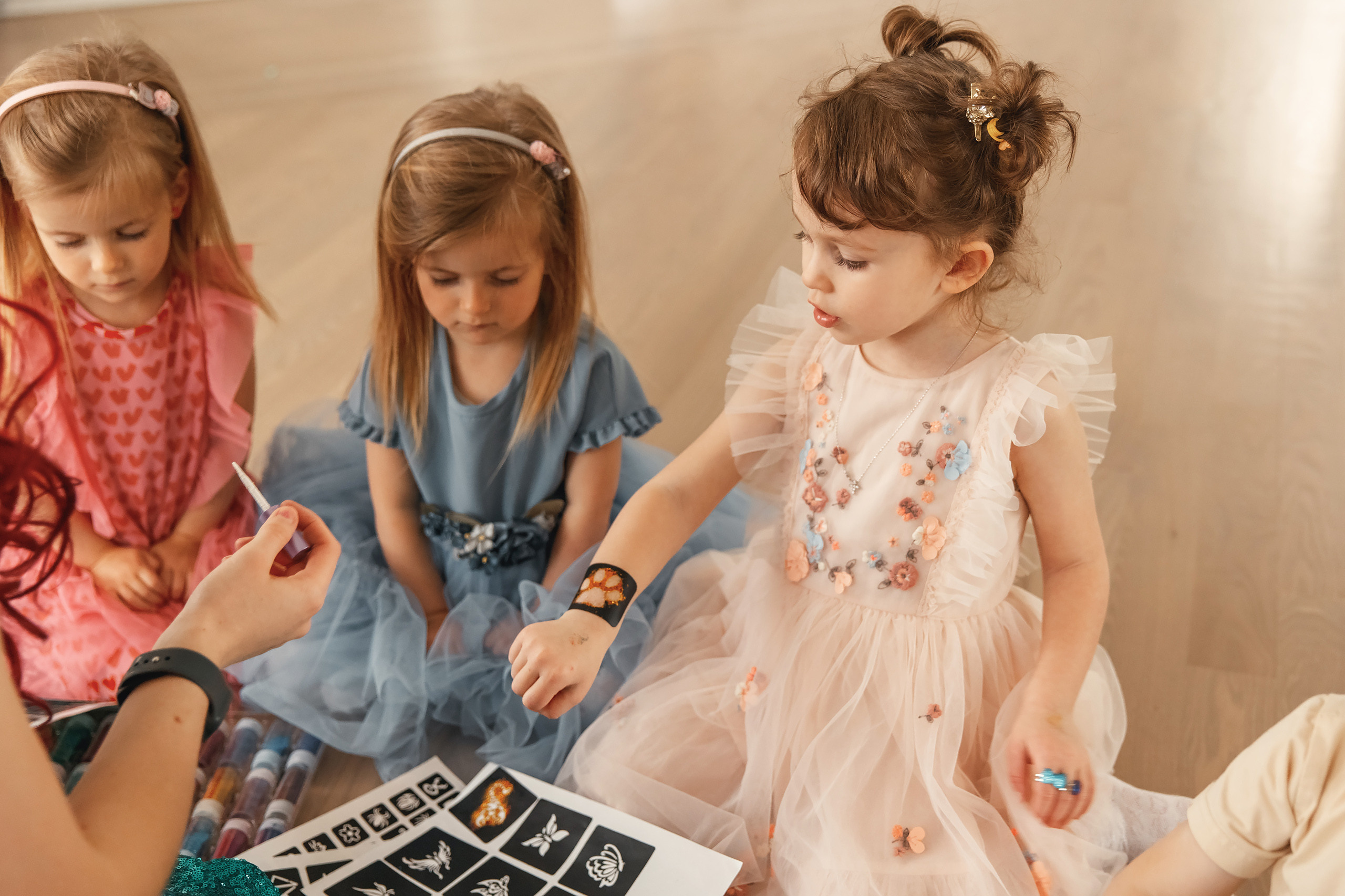 04.25.2021 Birthday. Wedding family event photographer in Chicago Nick Yushevich