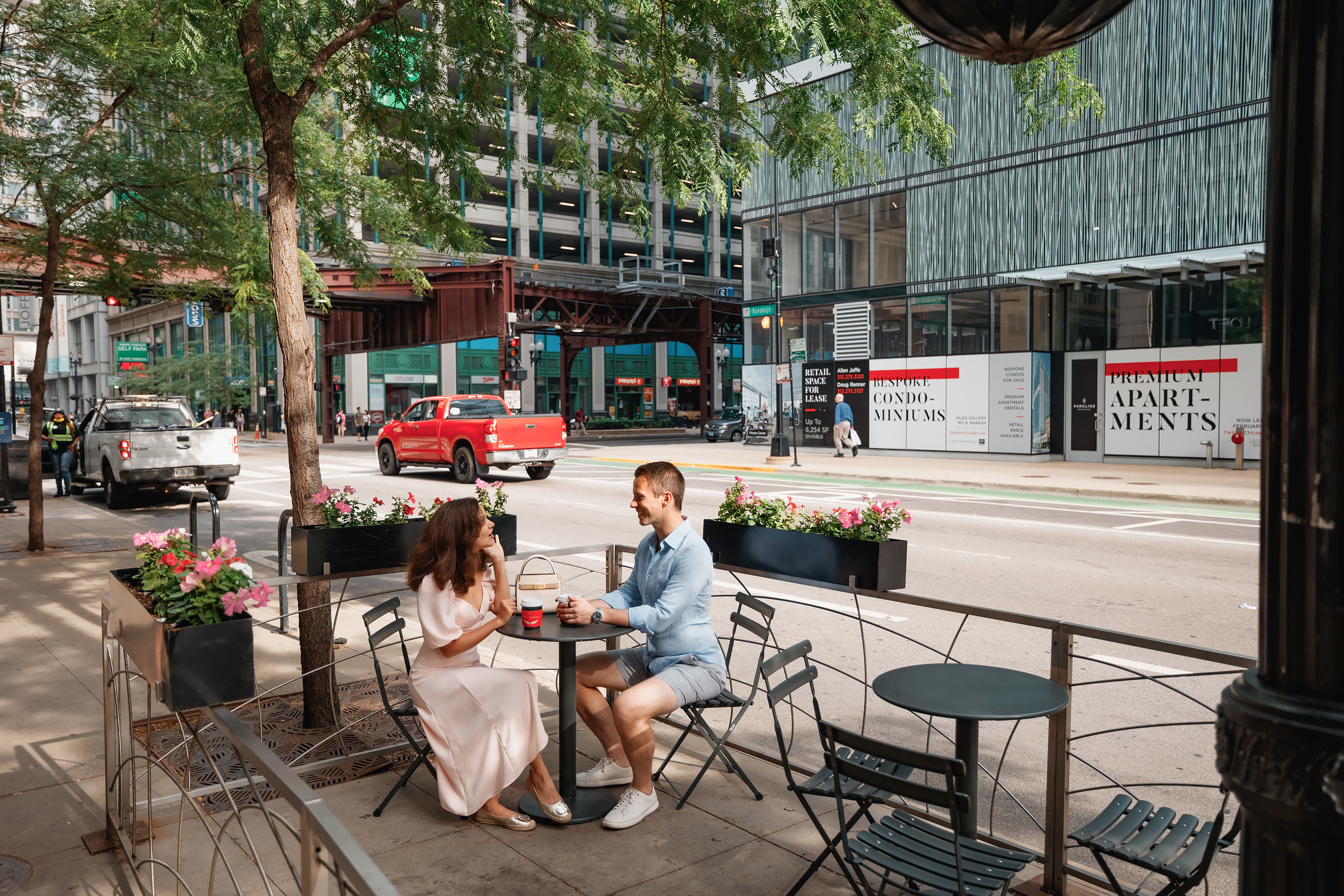 06.20.2021 Walk in Chicago. Wedding family event photographer in Chicago Nick Yushevich