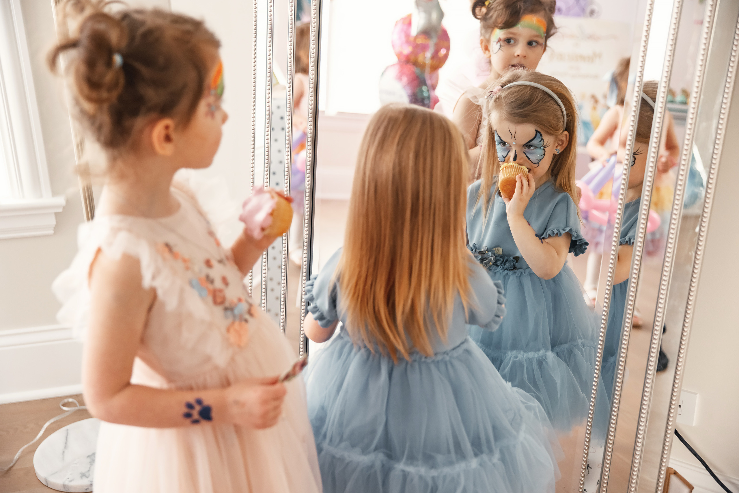 04.25.2021 Birthday. Wedding family event photographer in Chicago Nick Yushevich