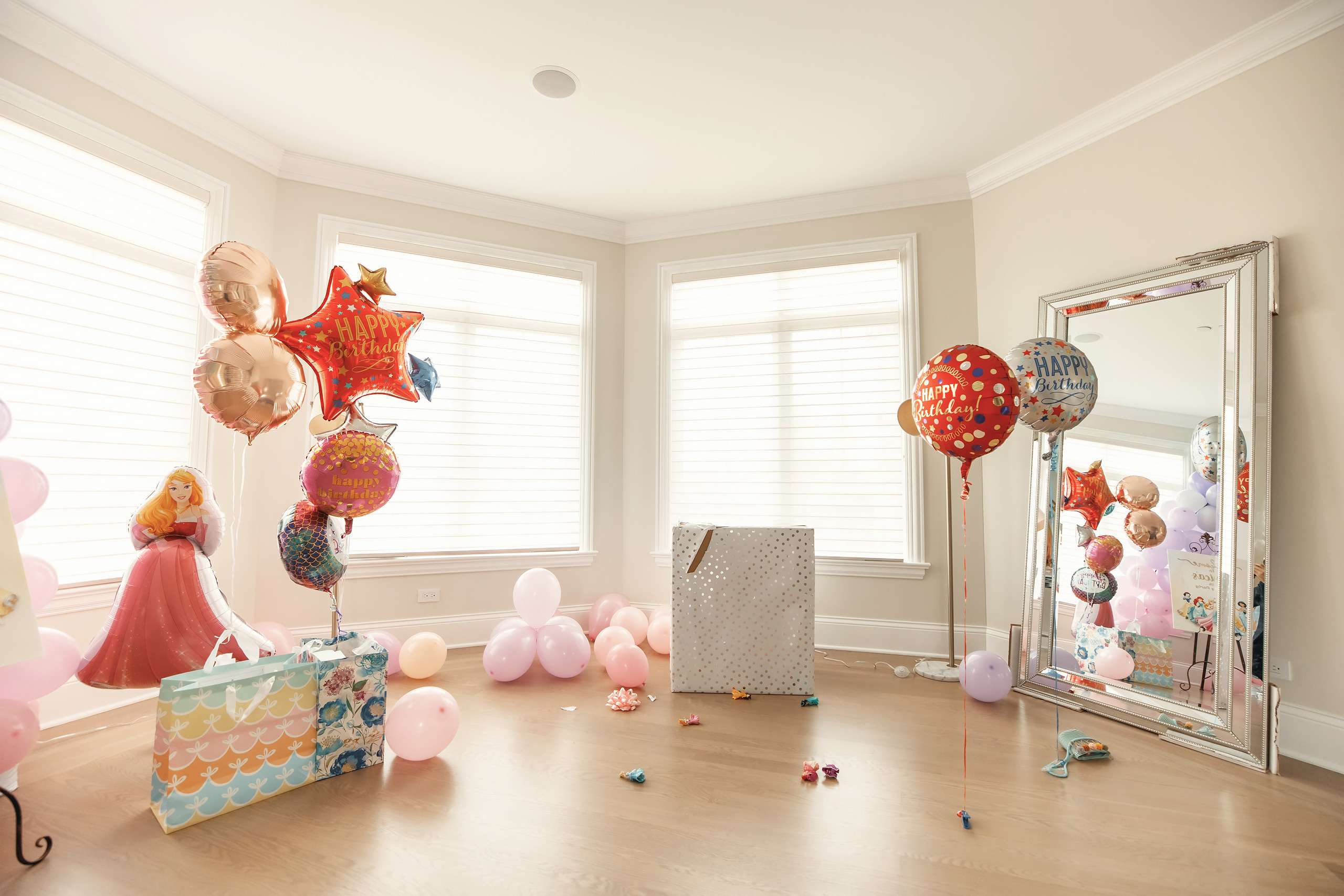 04.25.2021 Birthday. Wedding family event photographer in Chicago Nick Yushevich