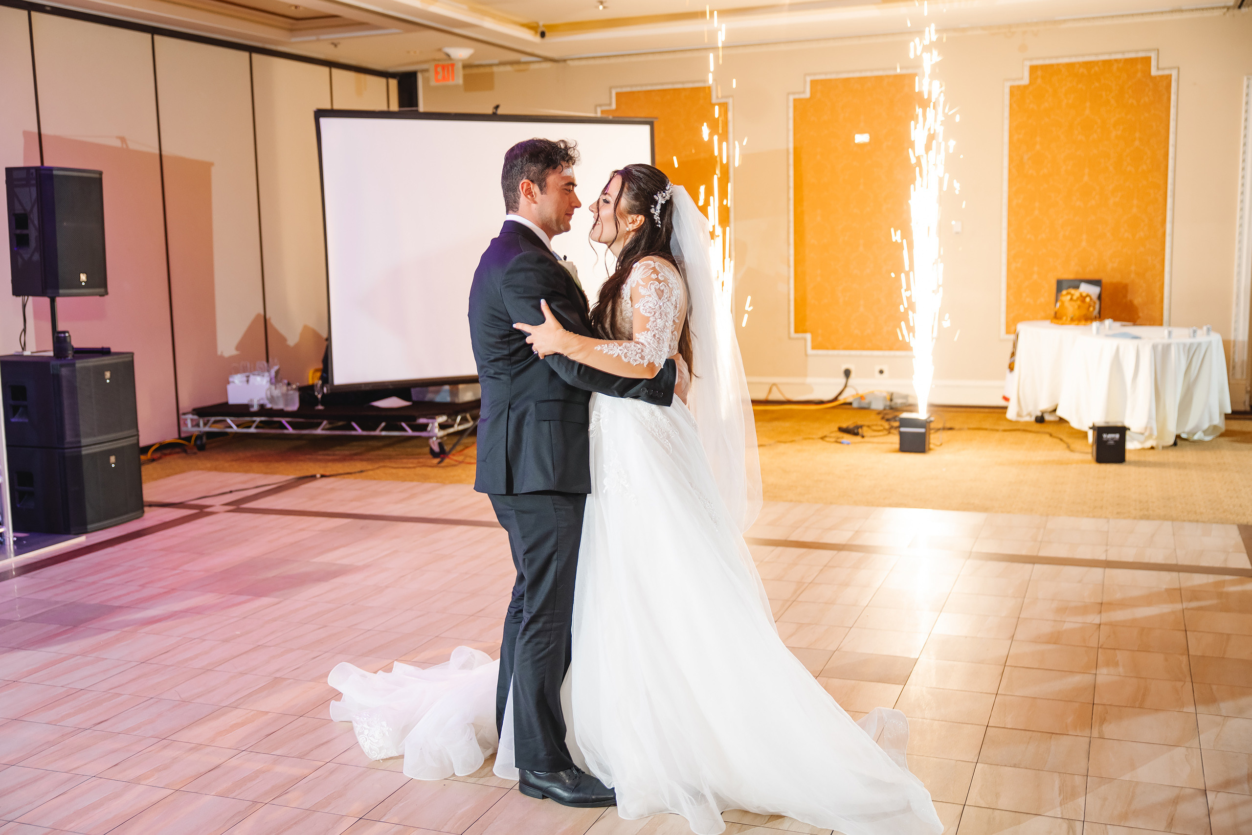 06.12.2021 Wedding. Wedding family event photographer in Chicago Nick Yushevich