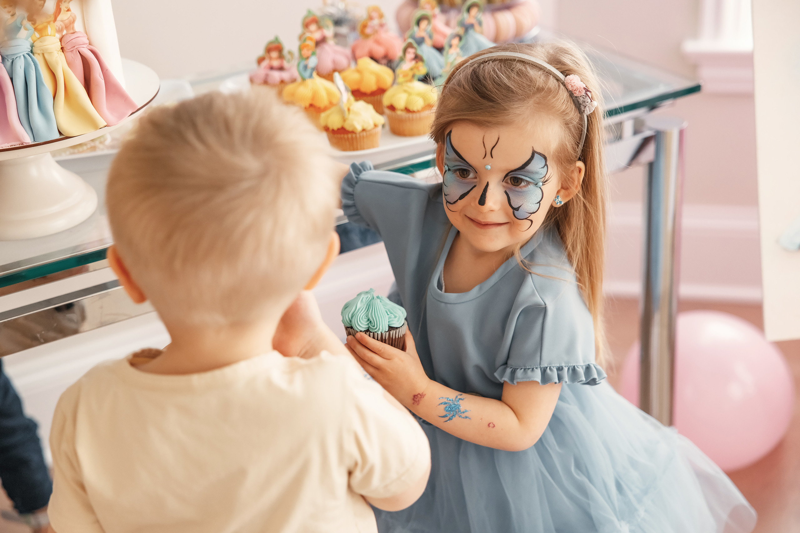 04.25.2021 Birthday. Wedding family event photographer in Chicago Nick Yushevich