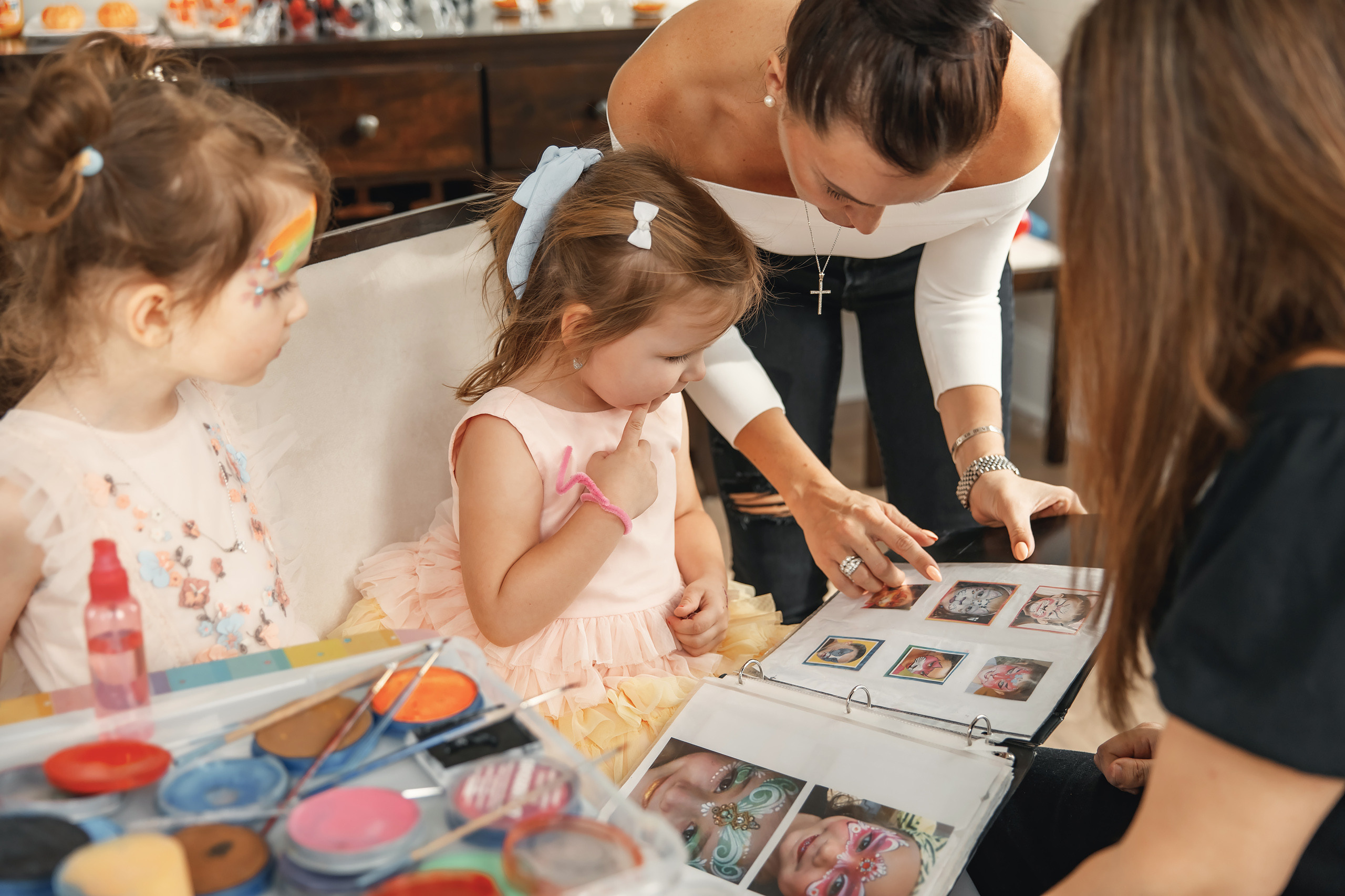 04.25.2021 Birthday. Wedding family event photographer in Chicago Nick Yushevich