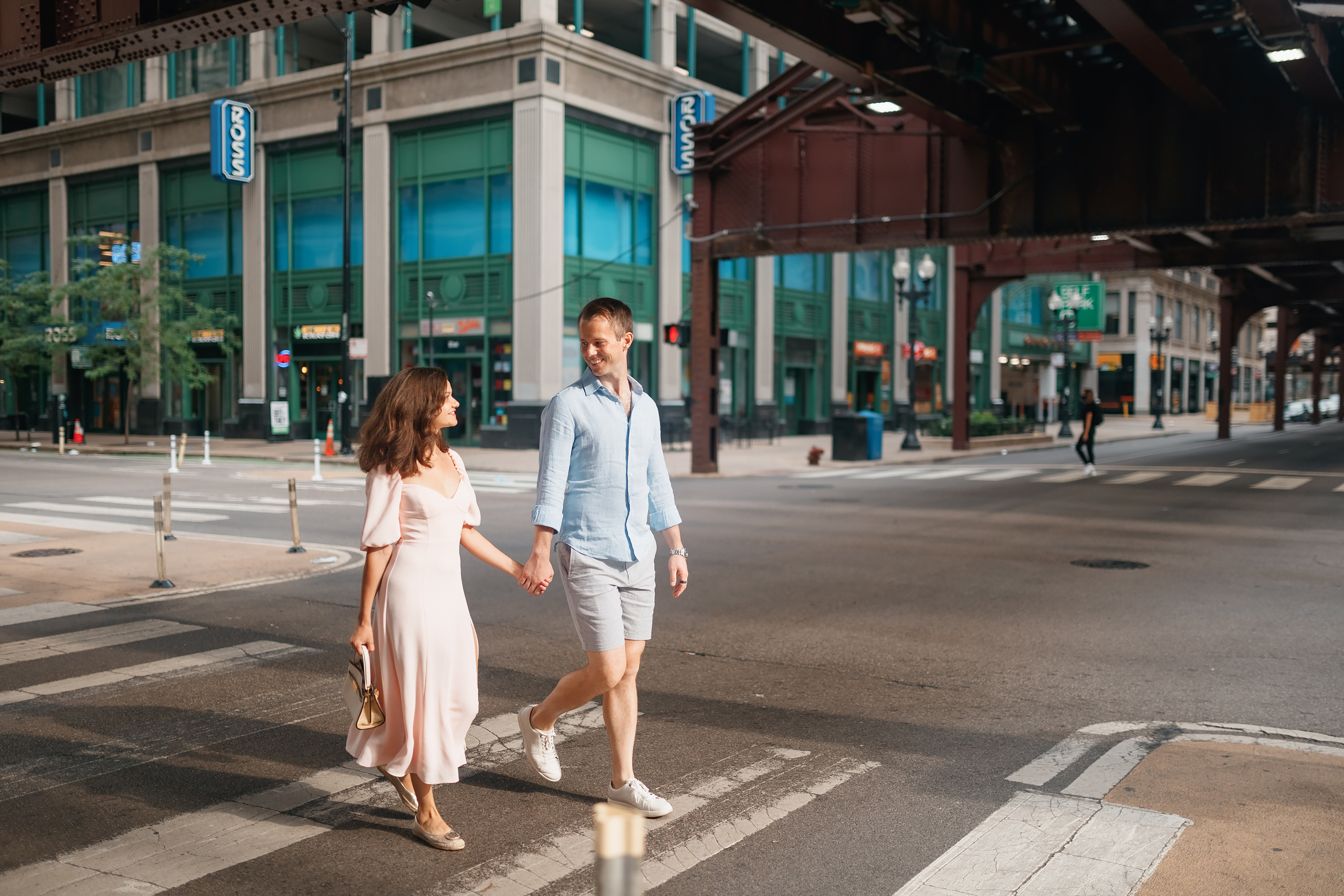 06.20.2021 Walk in Chicago. Wedding family event photographer in Chicago Nick Yushevich