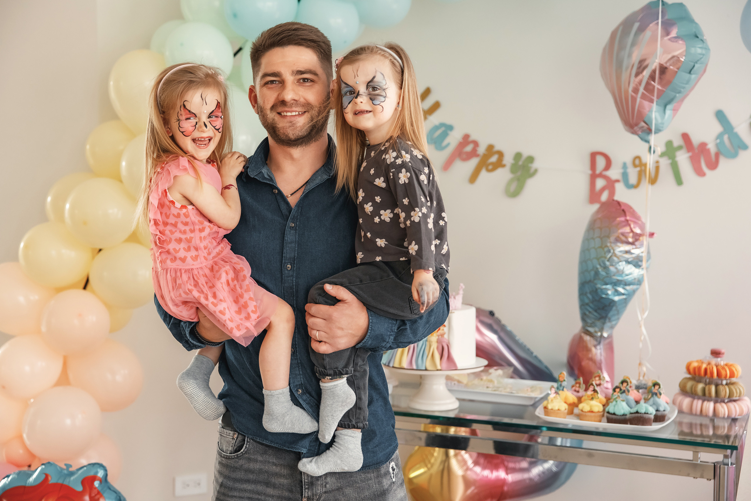 04.25.2021 Birthday. Wedding family event photographer in Chicago Nick Yushevich