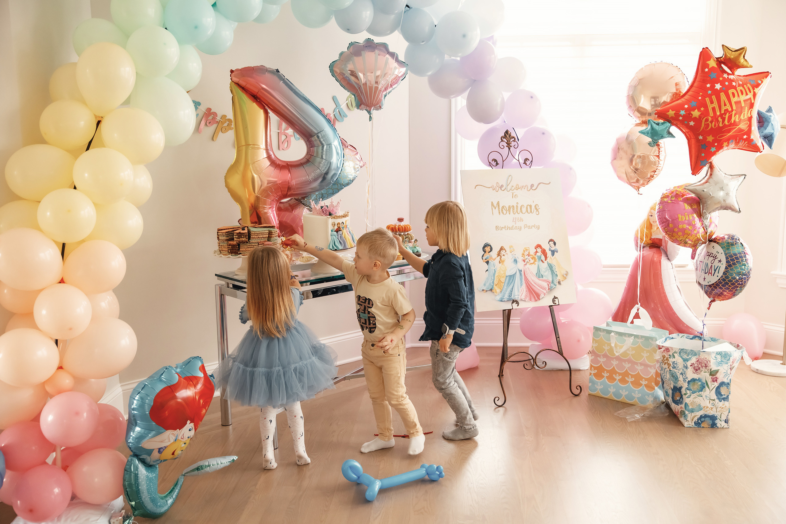 04.25.2021 Birthday. Wedding family event photographer in Chicago Nick Yushevich