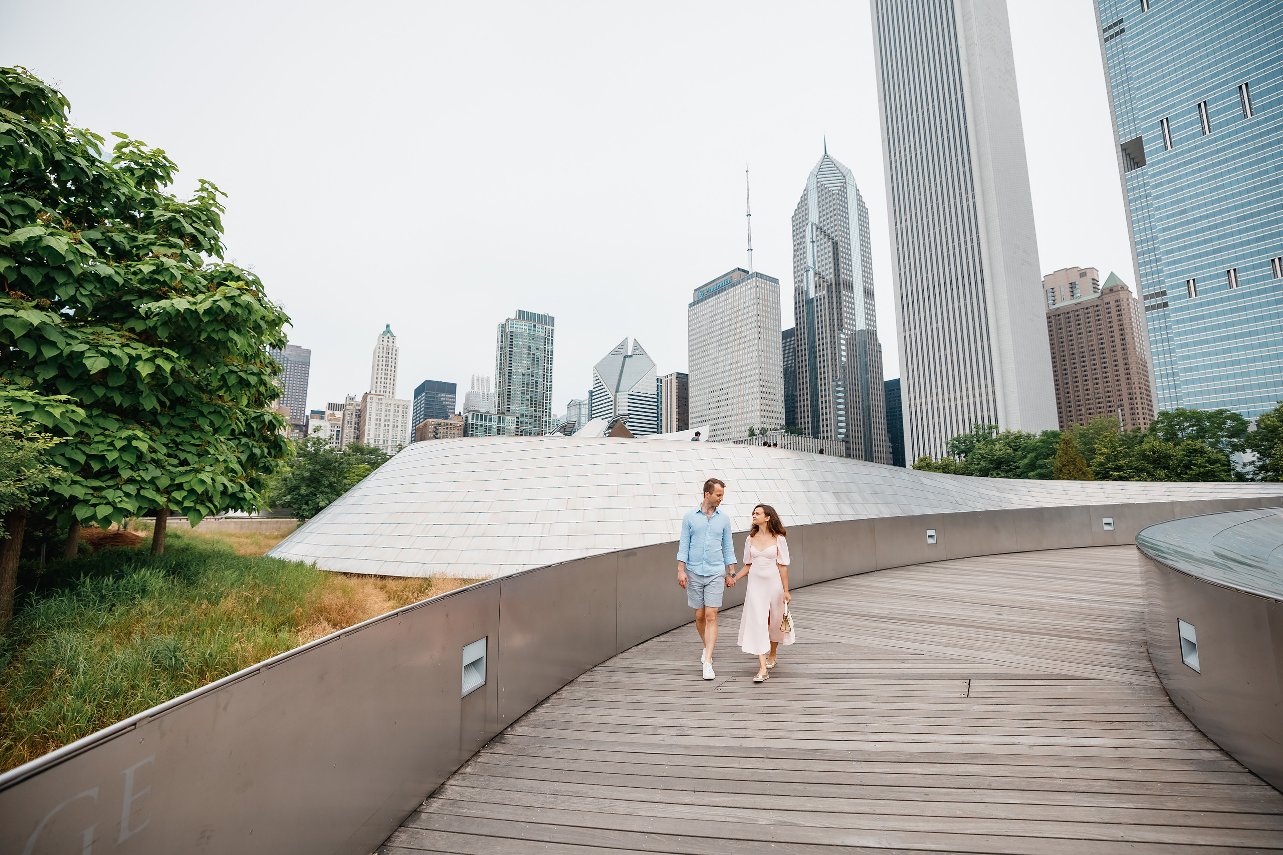 06.20.2021 Walk in Chicago. Wedding family event photographer in Chicago Nick Yushevich