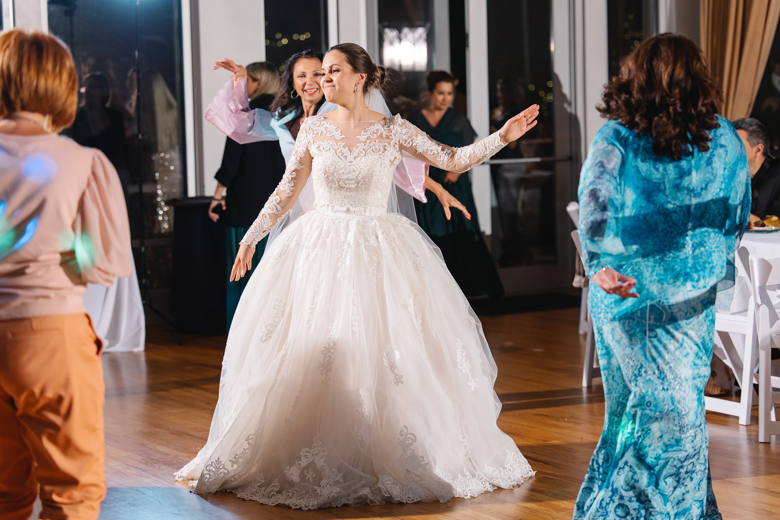 05.29.2021 Wedding. Wedding family event photographer in Chicago Nick Yushevich