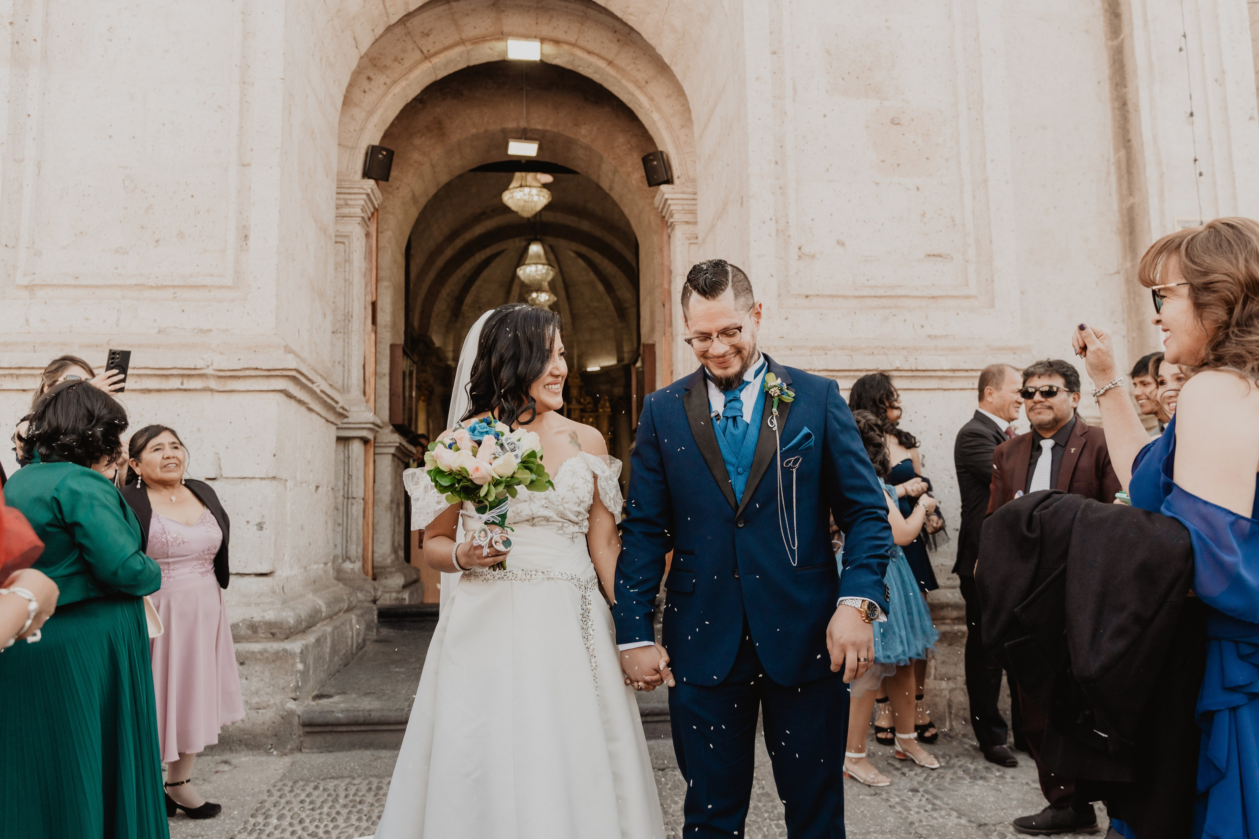 GABRIELA + JORGE | BODA CIVIL RELIGIOSA. Studio KVTA | Fotografía y Video de Bodas en Arequipa