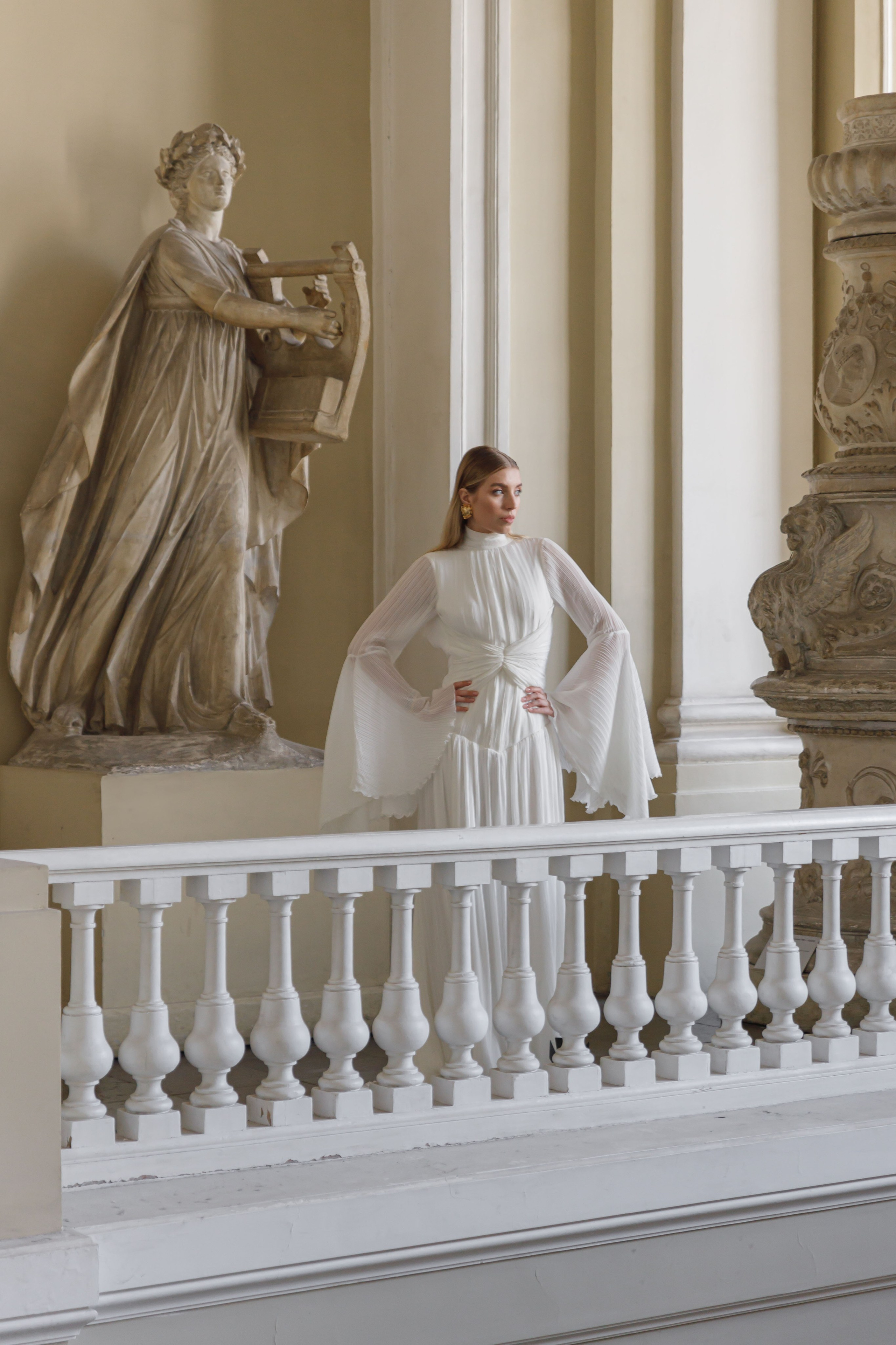 Museum elopement. Photographer Anna Curly | Weddings and Events in Dubai