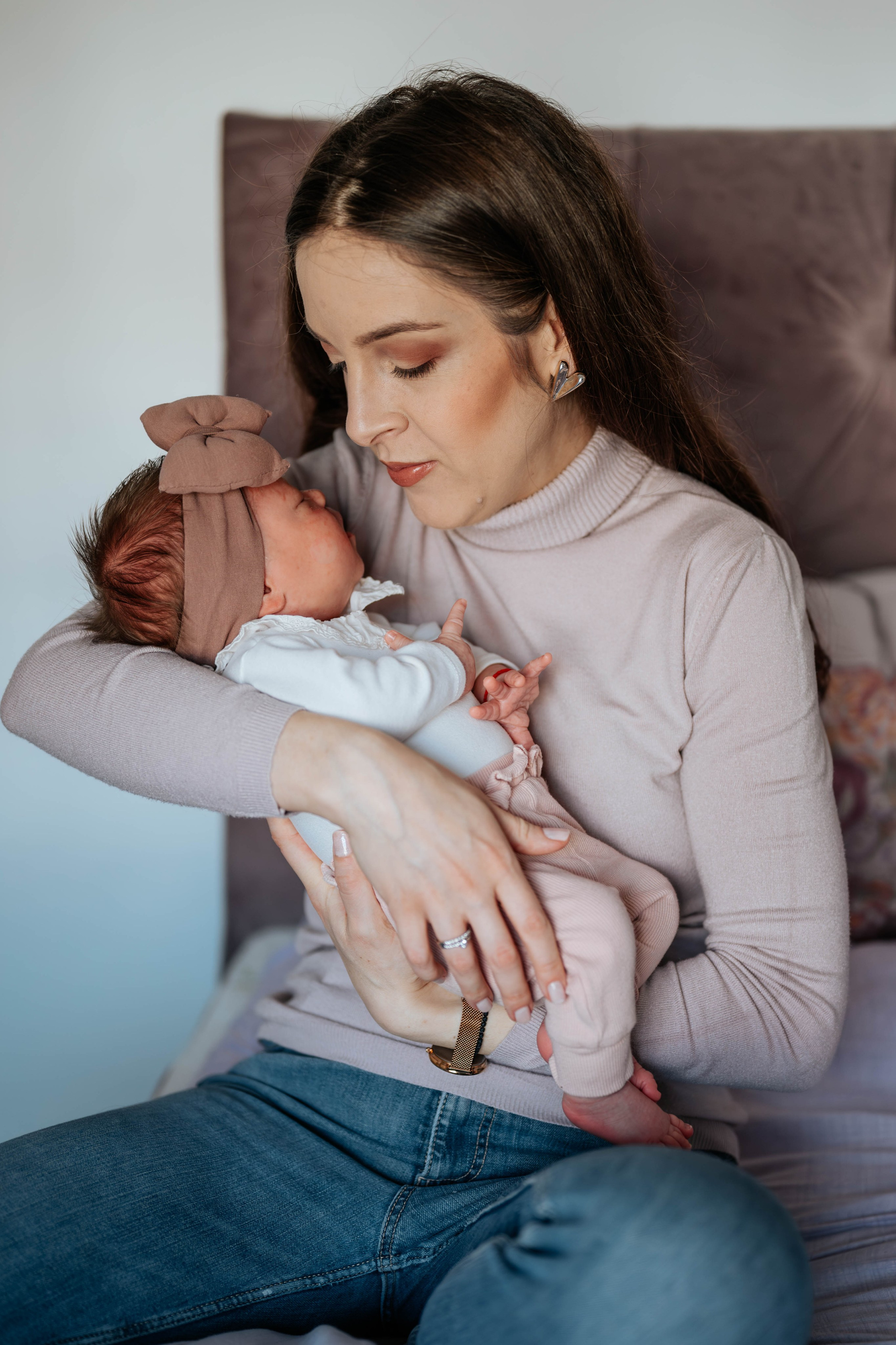 Mila - fotografisanje bebe kod kuće. Dečiji i porodični fotograf