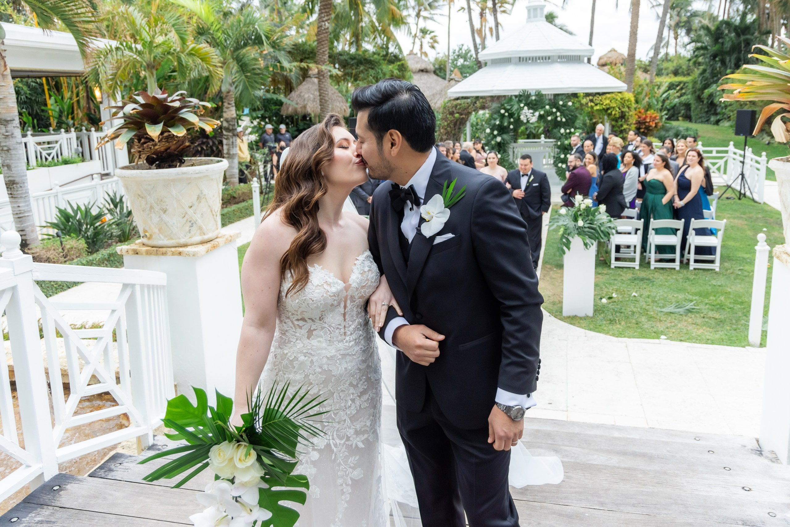 Alyssa and Daniel, The Palms Hotel, Miami. Wedding Photo & Video
