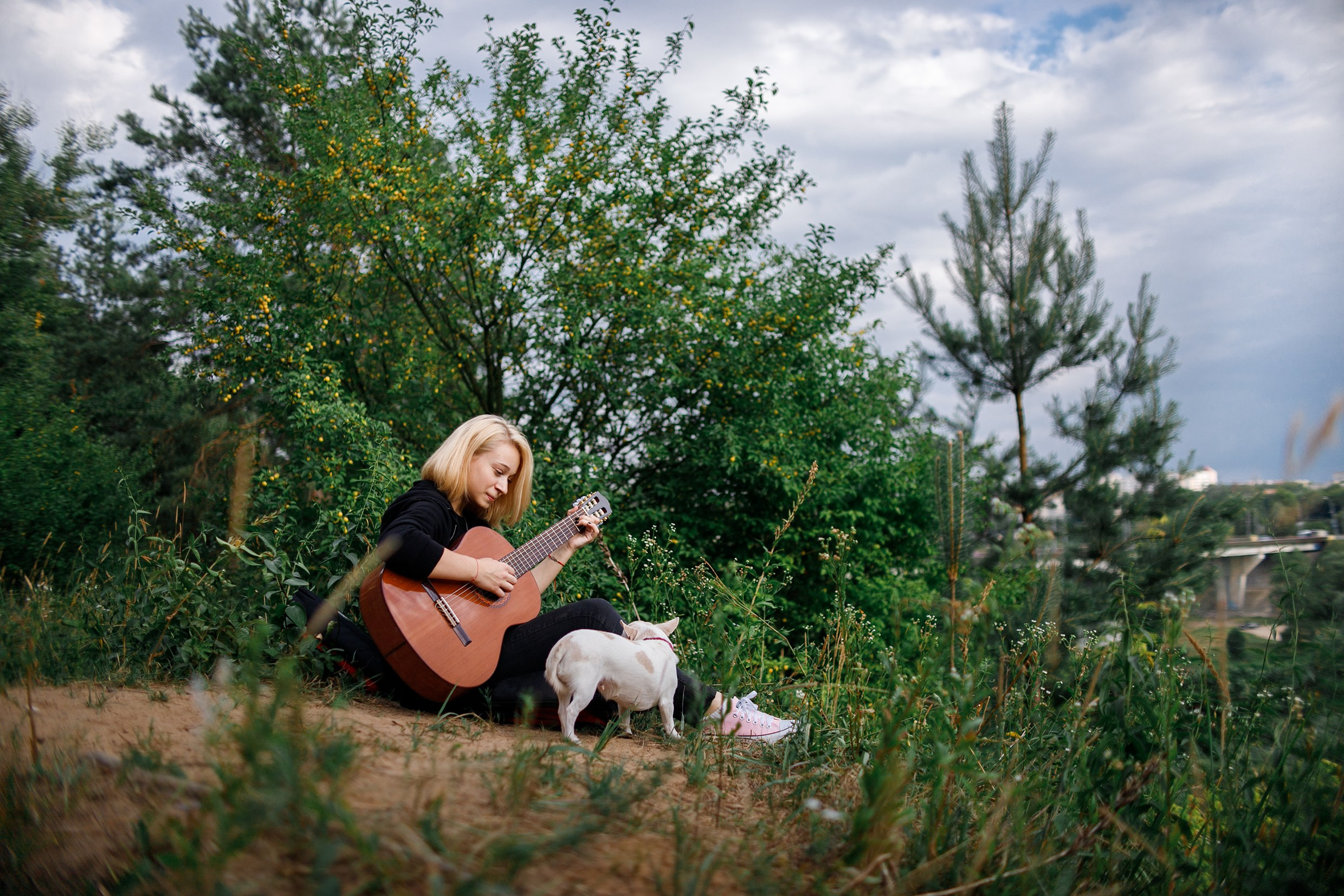 Polina & her chihuahua. Kaja | fotograf we Wrocławiu | ludzie i psy
