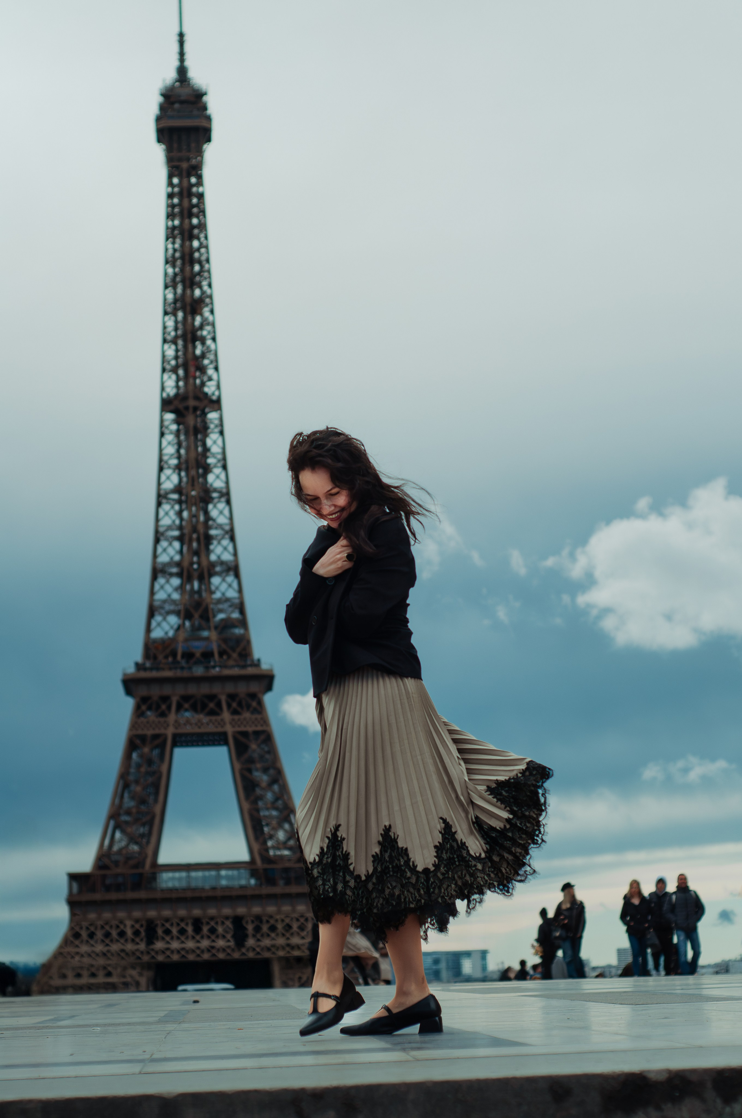 Eiffel Tower Family Photoshoot. Paris photographer — Polina Osipova