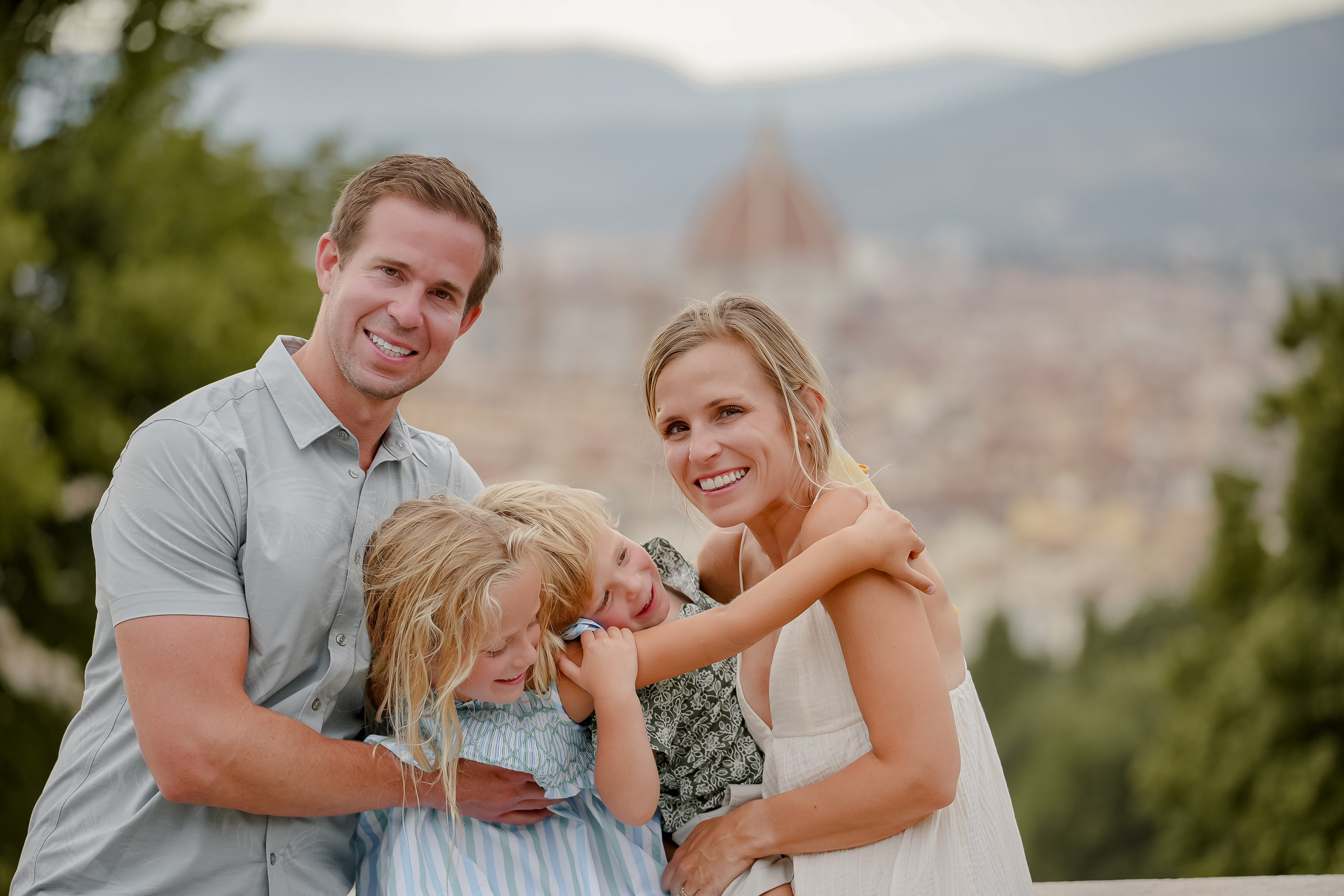 Nicole & Family. Wedding Photographer in Italy