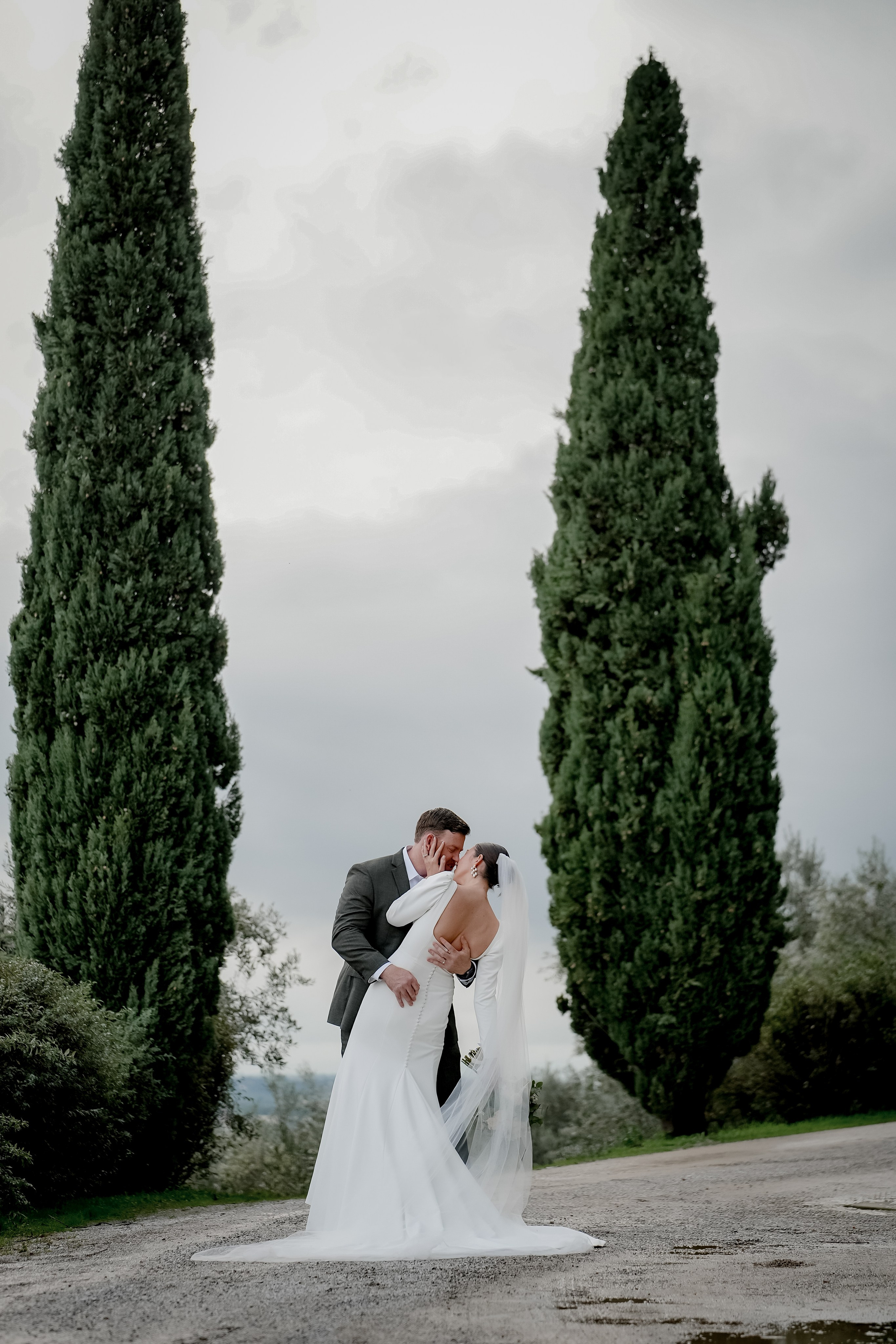 Elopment in Cortona. Villa Falconiere. Wedding Photographer in Italy
