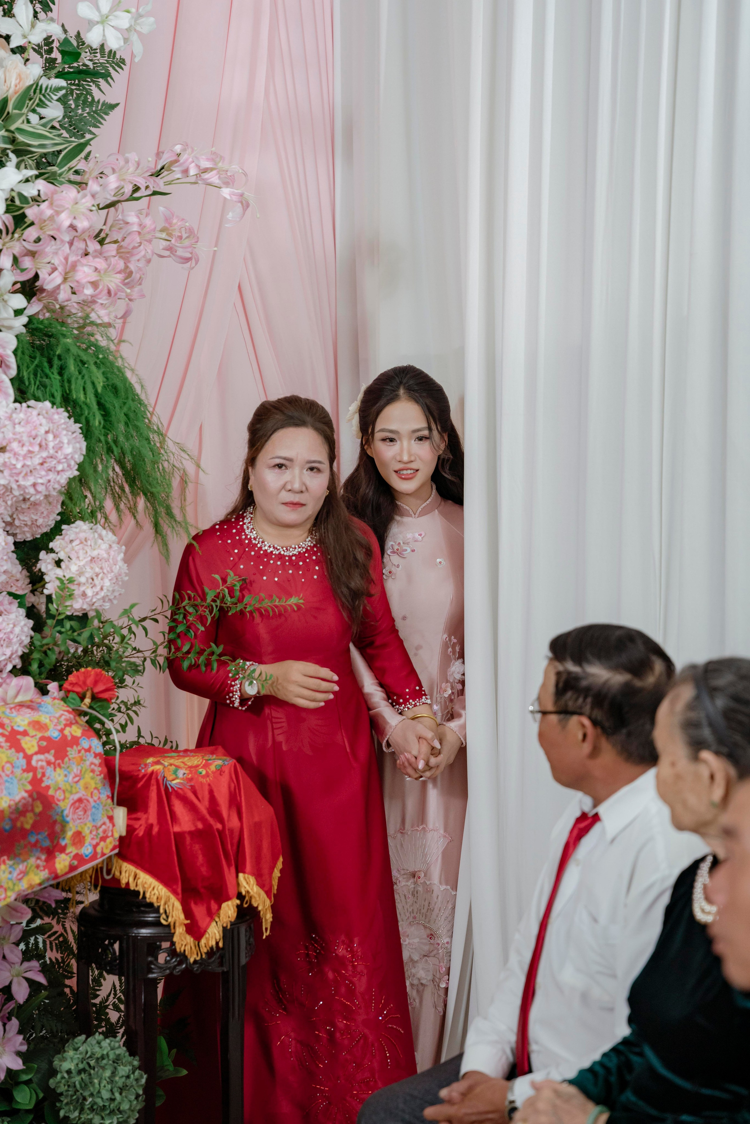 LINH & HUYEN. WEDDING PHOTOGRAPHER IN VIETNAM
