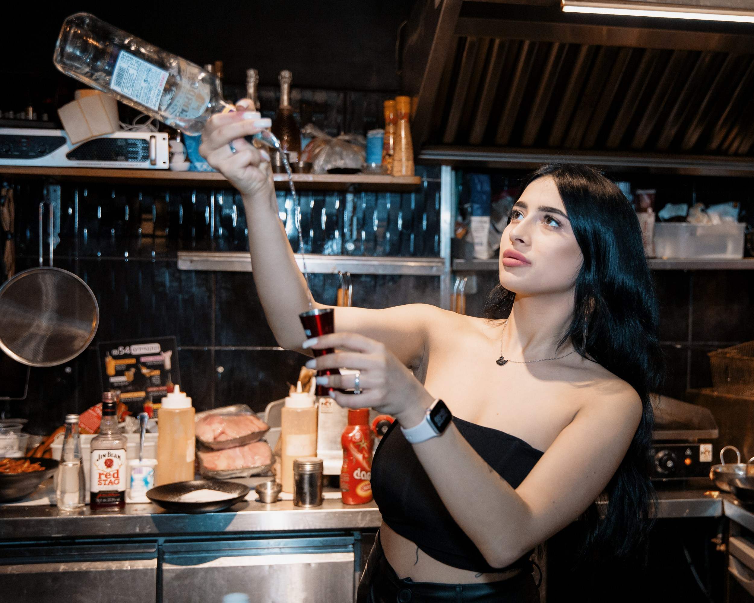 Контентная съемка для бара Focus. Портретный и репортажный фотограф в Израиле Рома Бирман