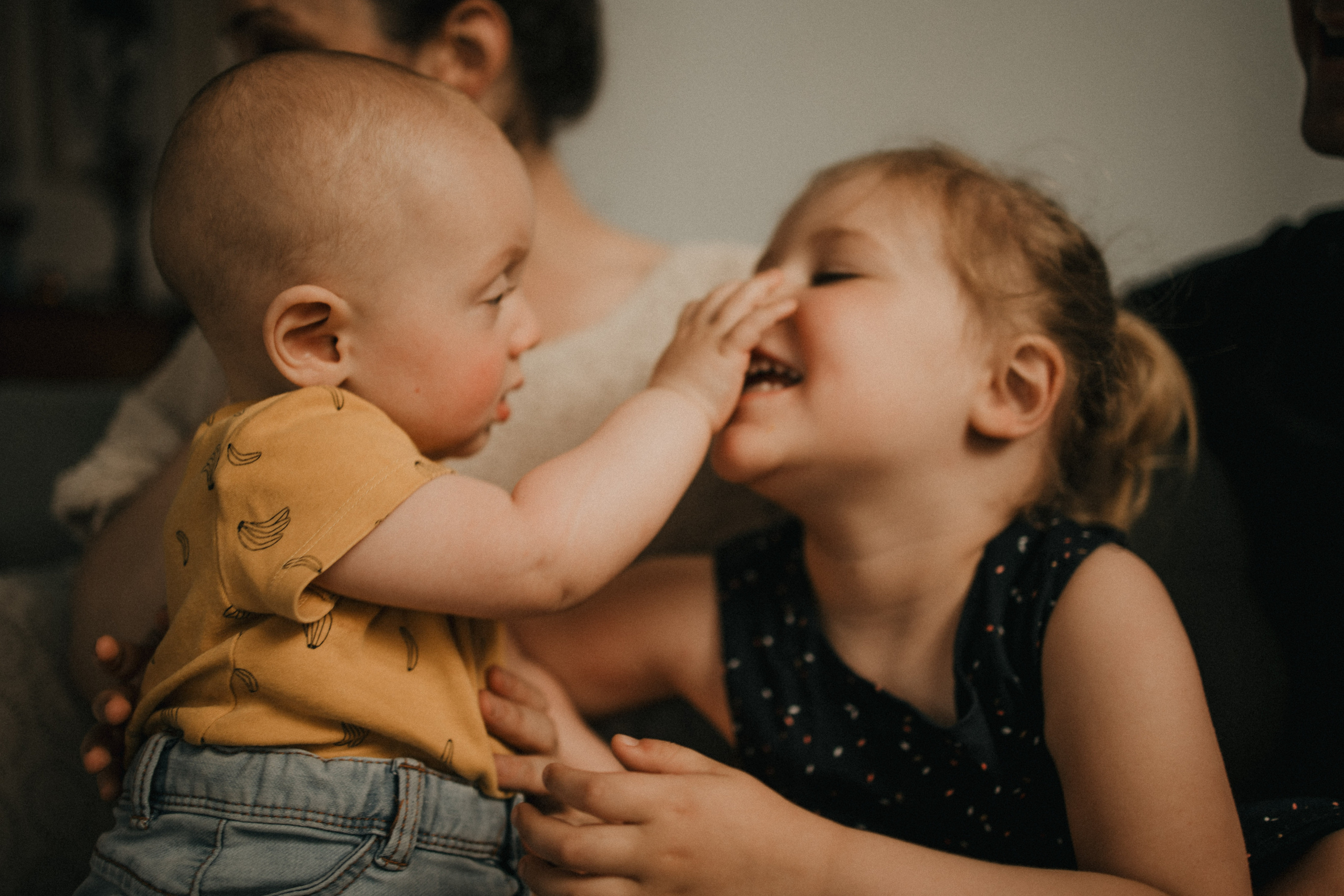 Bébés | 5 – 24 mois. Je suis Olga, votre photographe de famille à Metz et dans toute la France