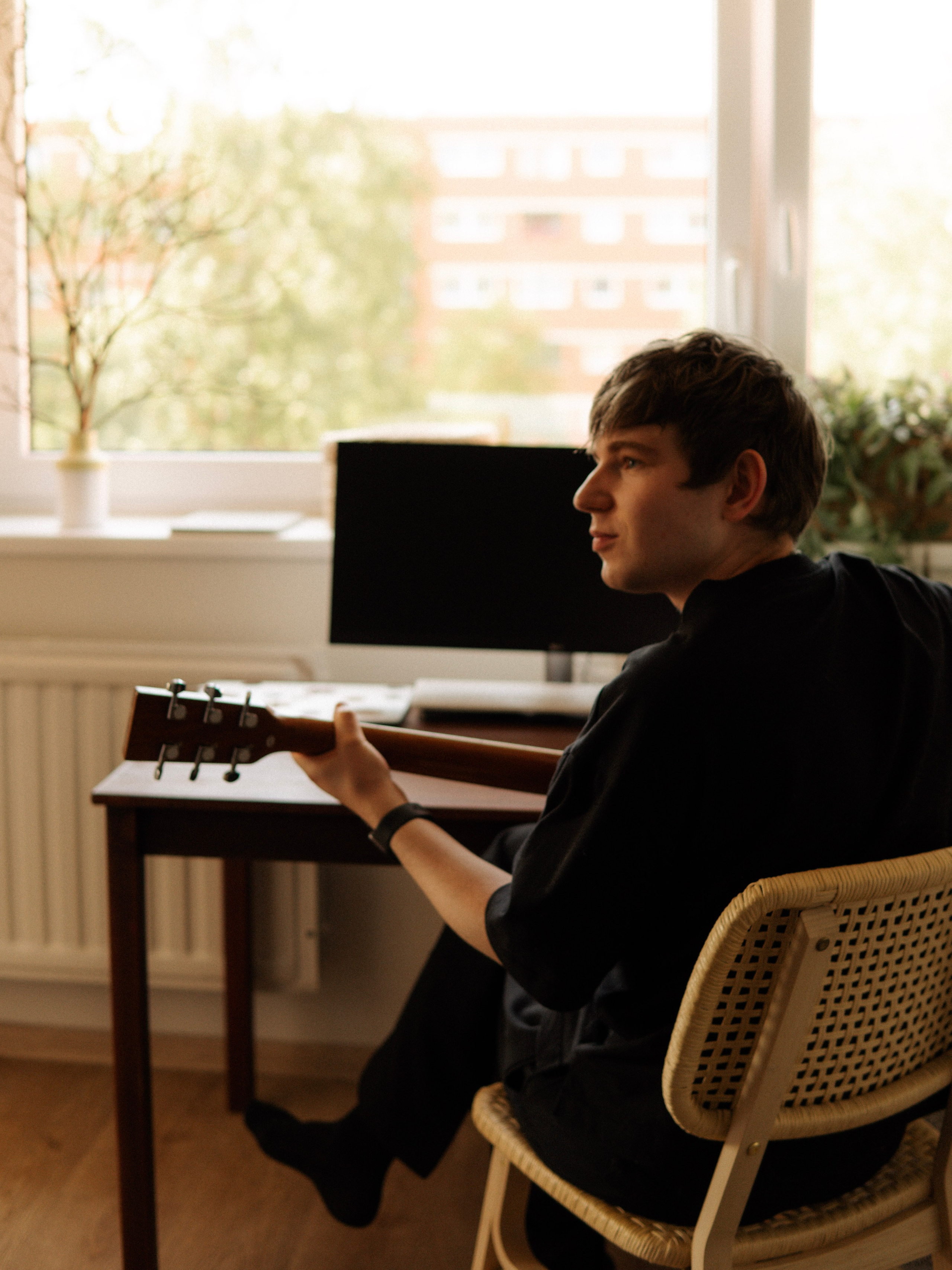 Kaamera ühel või teisel küljel. Meeste ja naiste fotograaf Tallinnas Anna Sipari