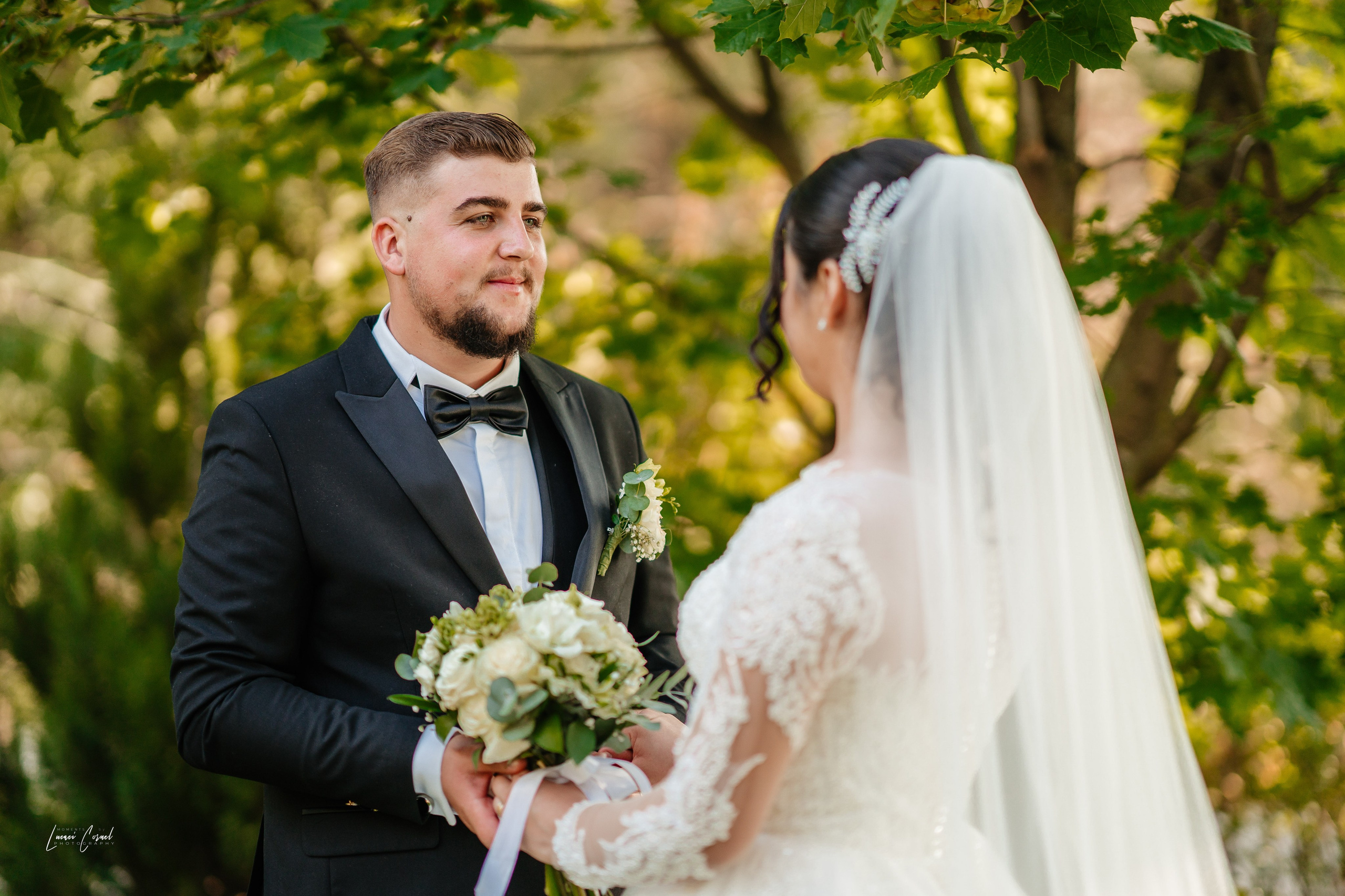 Fotograf de Nuntă Profesional — Fotografie Jurnalistică și Clasică pentru Amintiri de Neuitat. Fotograf de nuntă, corporate, botezuri, majorate și aniversări Roman, Lucaci Cornel