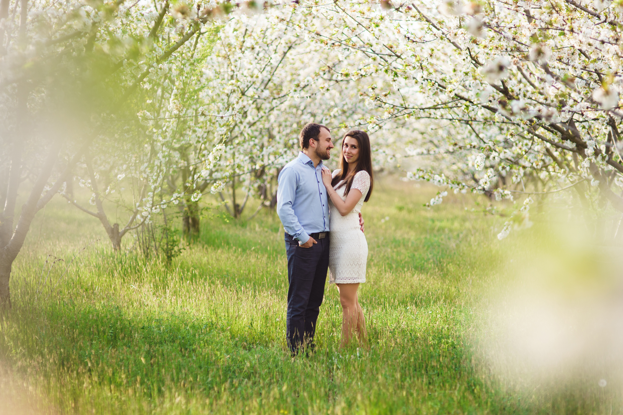 Фотосессия в Бургасе в цветущих садах. Fotograf in Bulgarien Katerina Zubkova