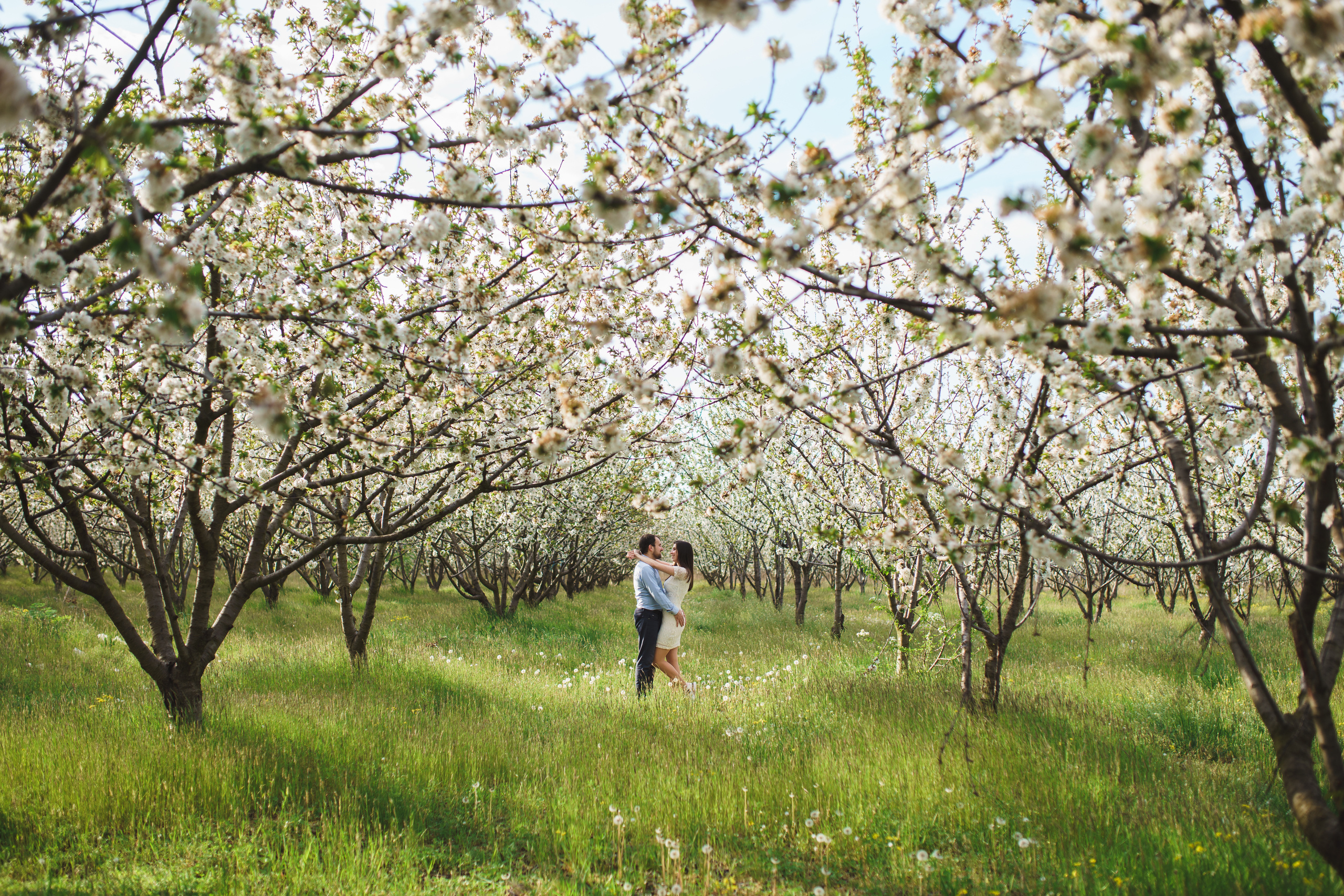 Фотосессия в Бургасе в цветущих садах. Fotograf in Bulgarien Katerina Zubkova