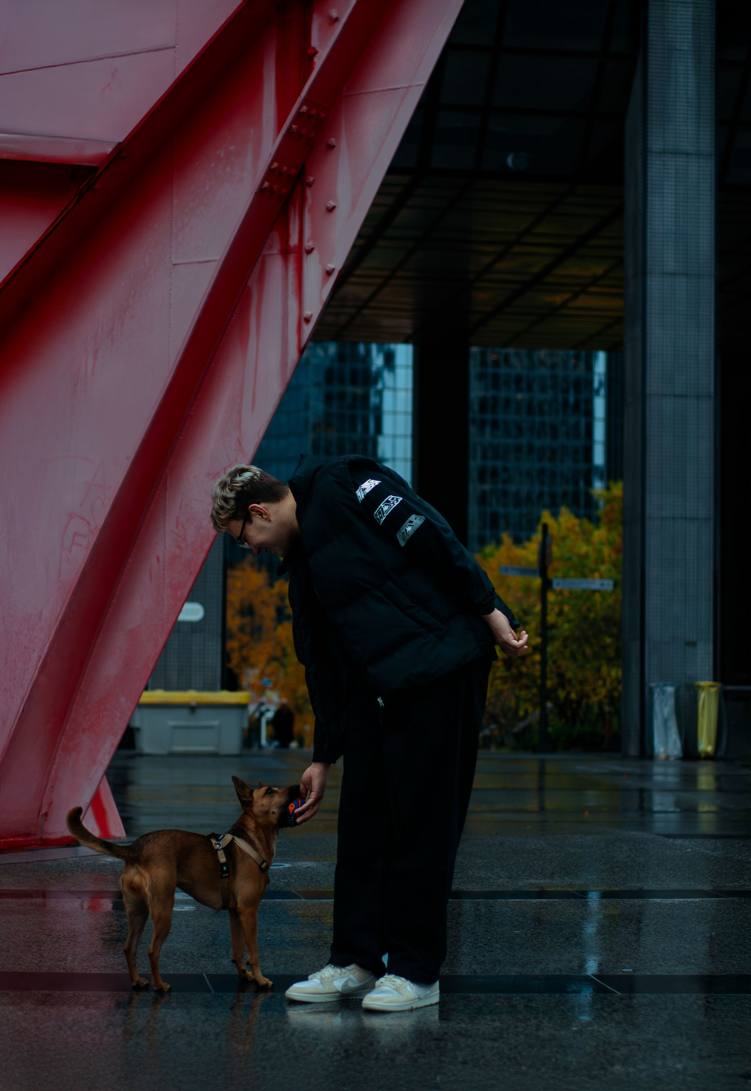 Мужская фотосессия в урбанистичном Париже. Фотограф в Париже Полина Осипова