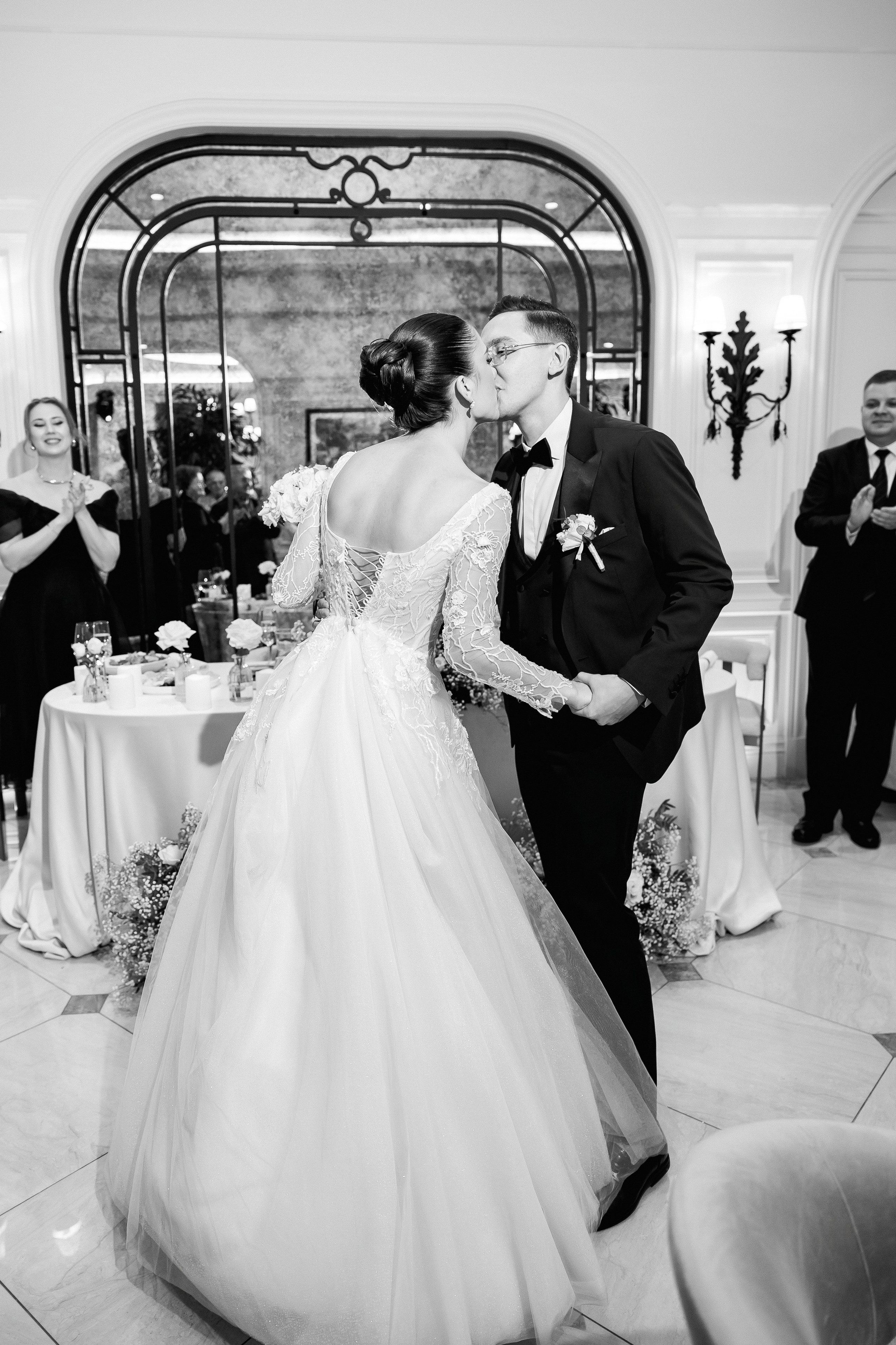 Serghei & Erica — Queen Residence. Servicii Foto și Video 067188353