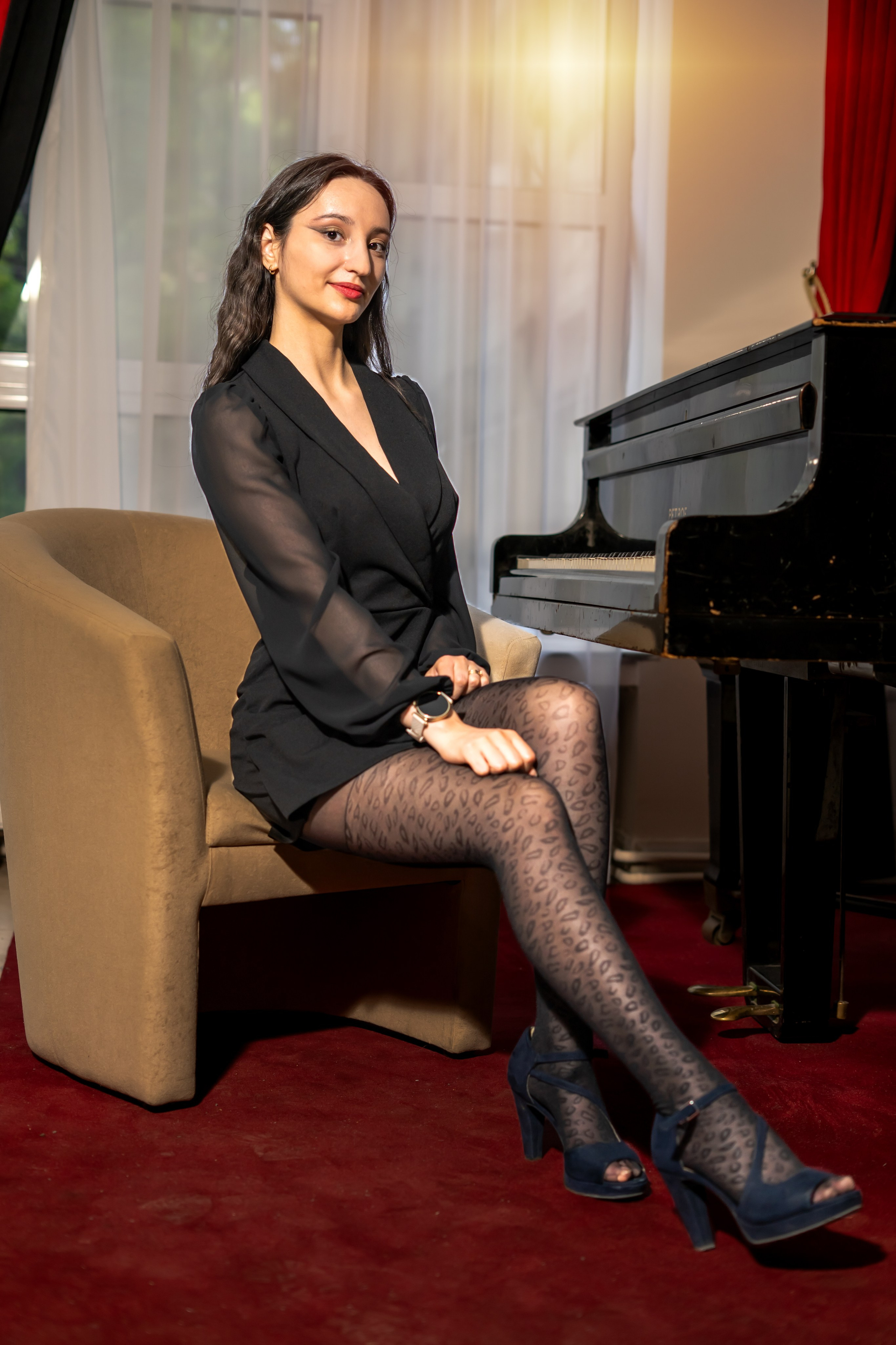 Ședință foto cu noi la Pian UPG. Mihai Alexandra Events