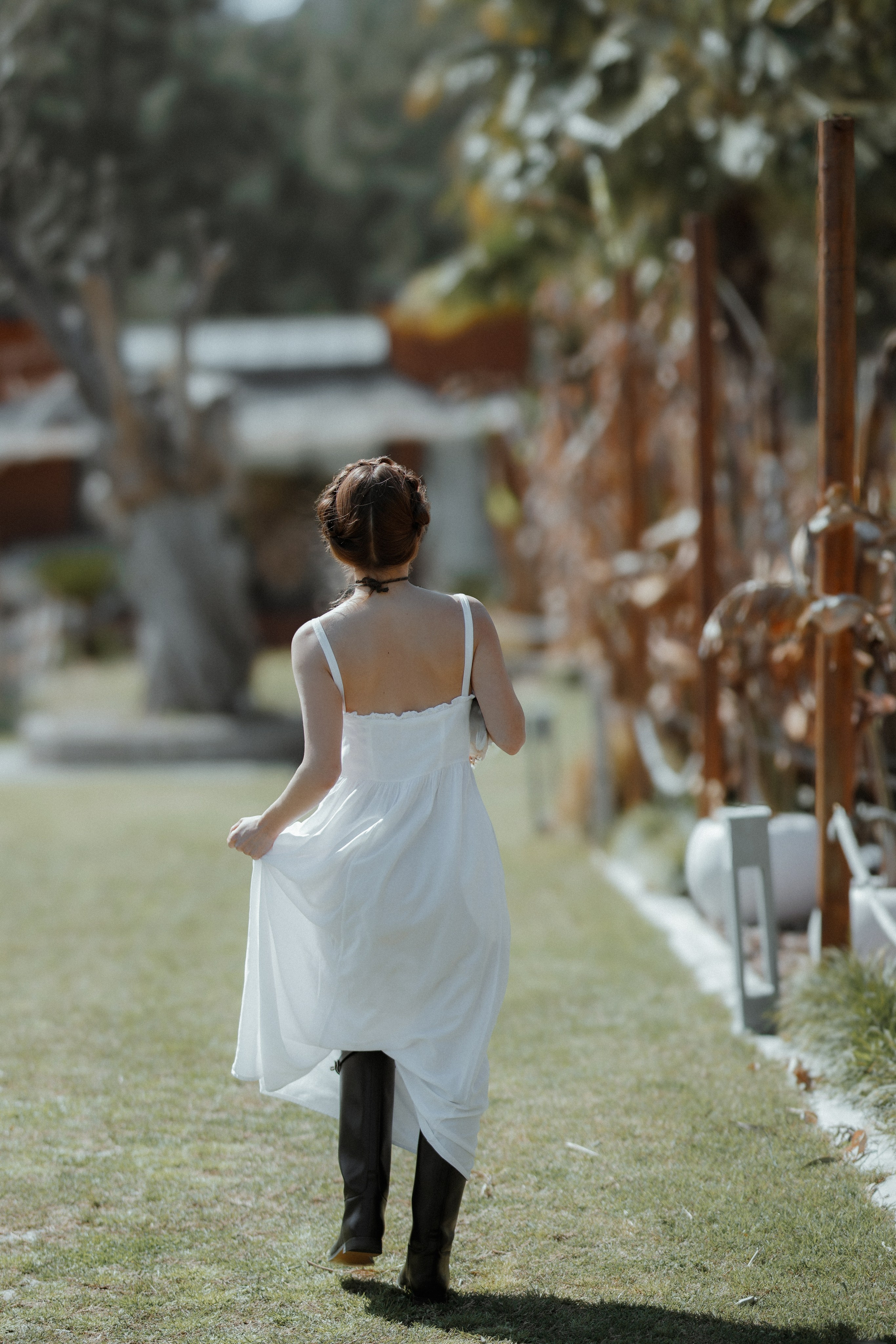 Курица. Фотосессия с курицей. Фото с курицей. Kemer Butiq garden. Локации в Кемере. красивые Локации в Кемере.Локации в Кемере для фотосессии. Локации в Кемере с курицей. Локации в Кемере турция.