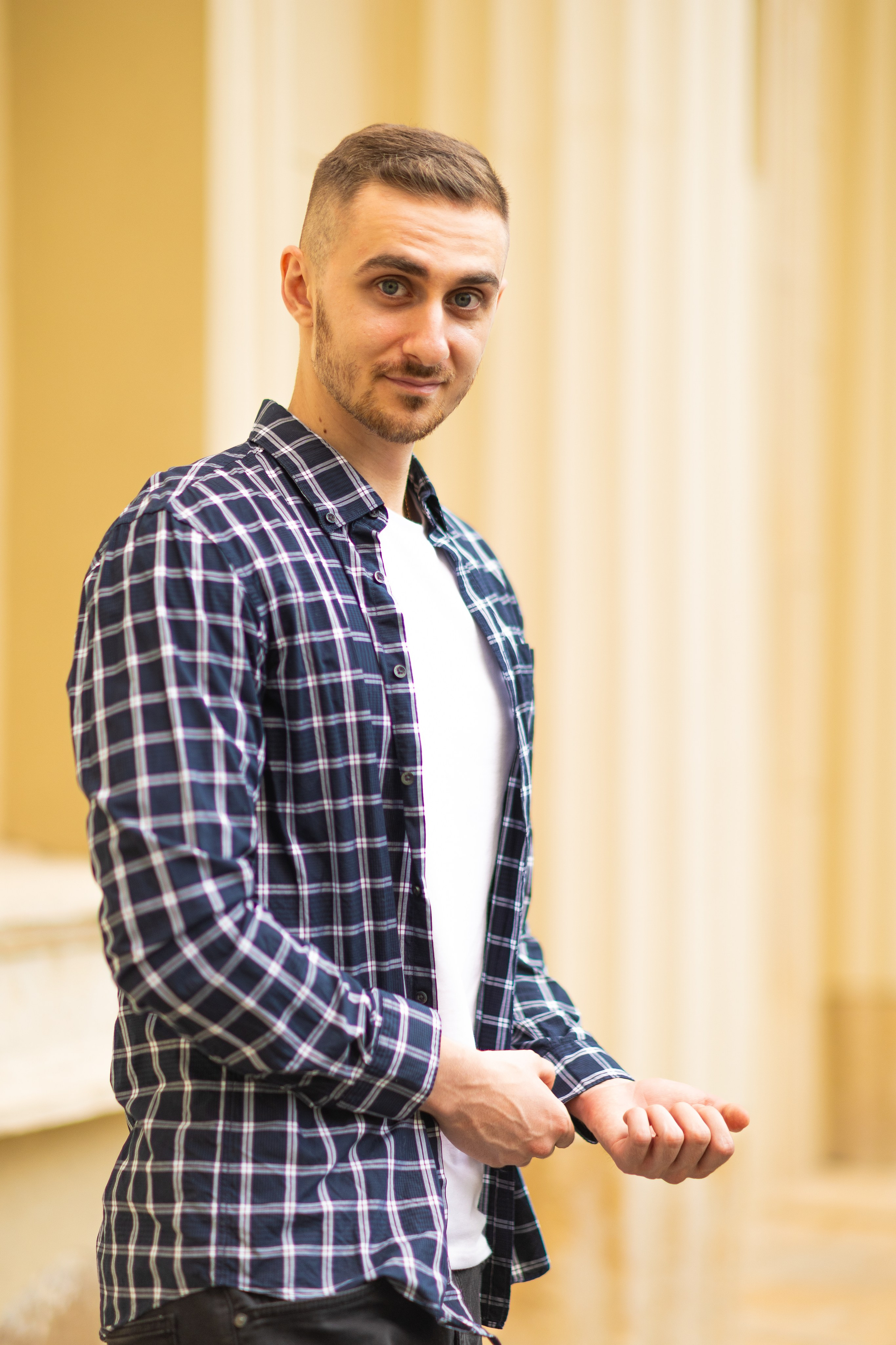 Dorin. Fotograf de portrete și evenimente din Cluj-Napoca. Ședințe foto individuale, nunți, botezuri și aniversări în Cluj și județul Cluj