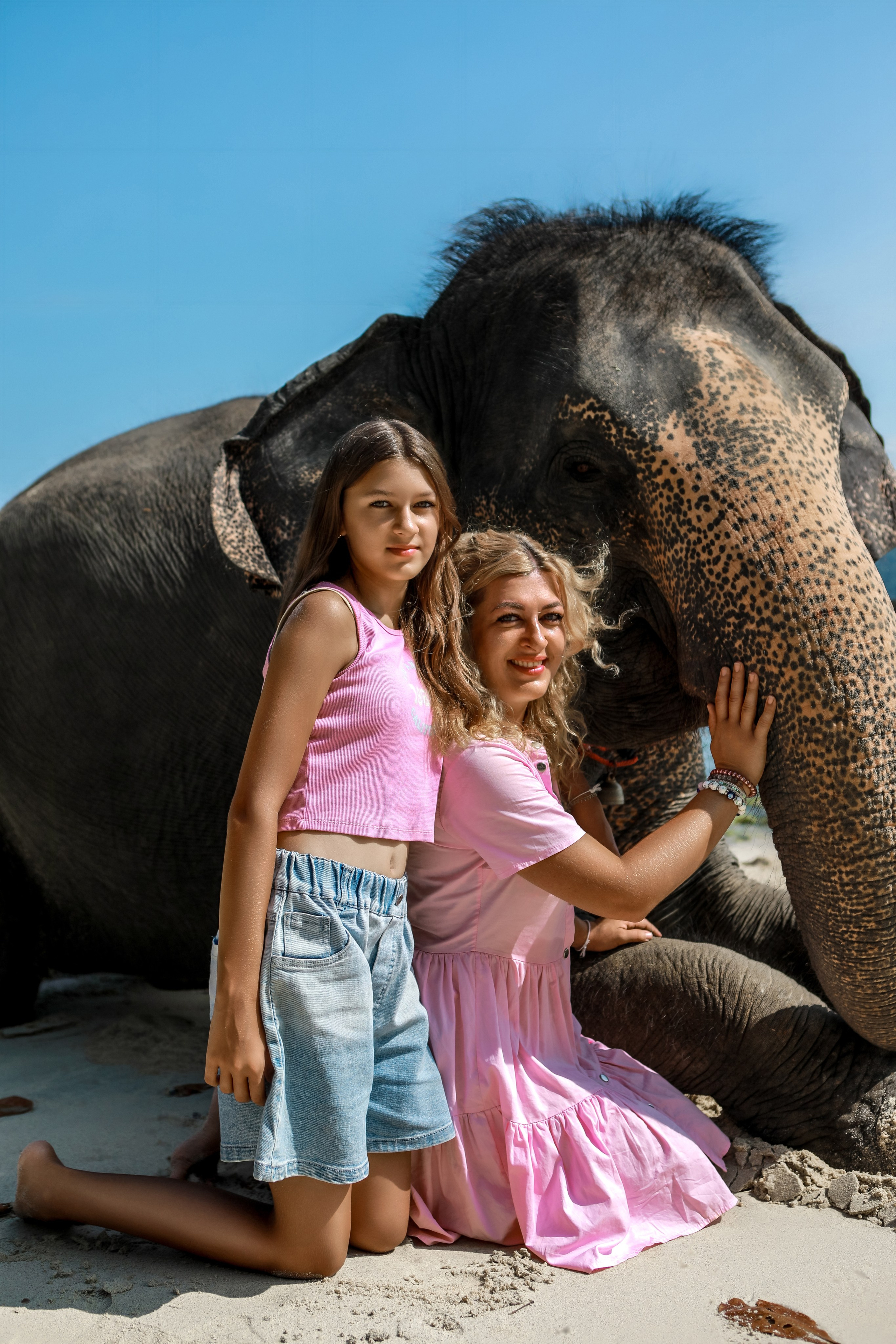 Наталья — фотосессия со слоном, Пхукет. Photographer Phuket Thailand