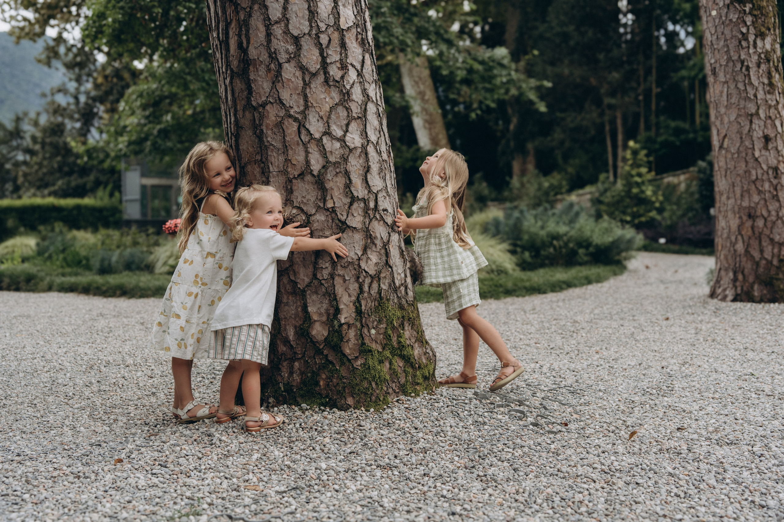 Family moments in Como Lake. PHOTOGRAPHER IN ITALY